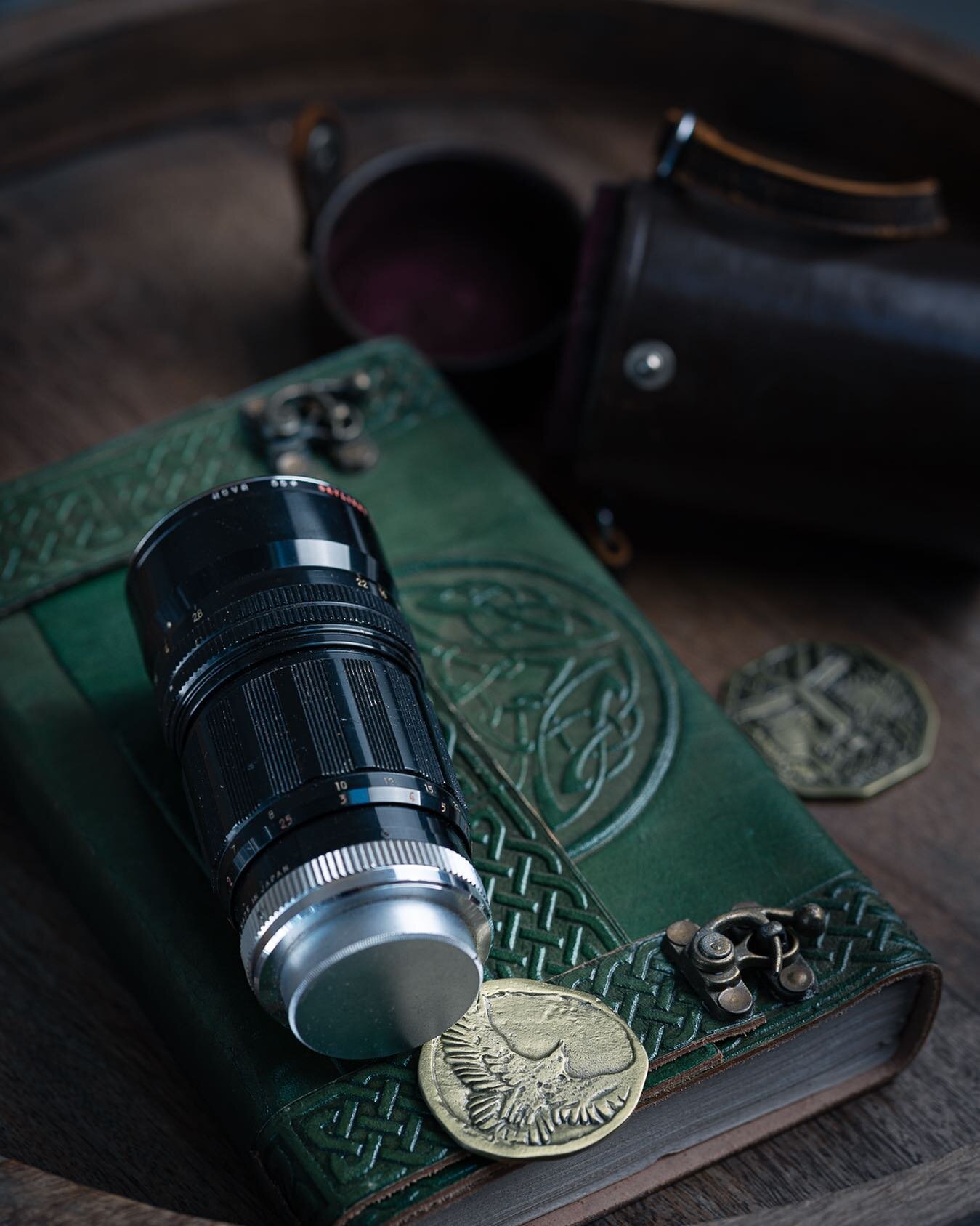 Vintage lens, Scottish time, and coins from Erebor...
.
.
.
.
.
#productphotography #photography #vintagestyle #lens #productphotographer #productphoto  #lordoftherings #thehobbit #scotland #edinburgh #sonyalpha #sonya7iii #sony @thenoblecollection @