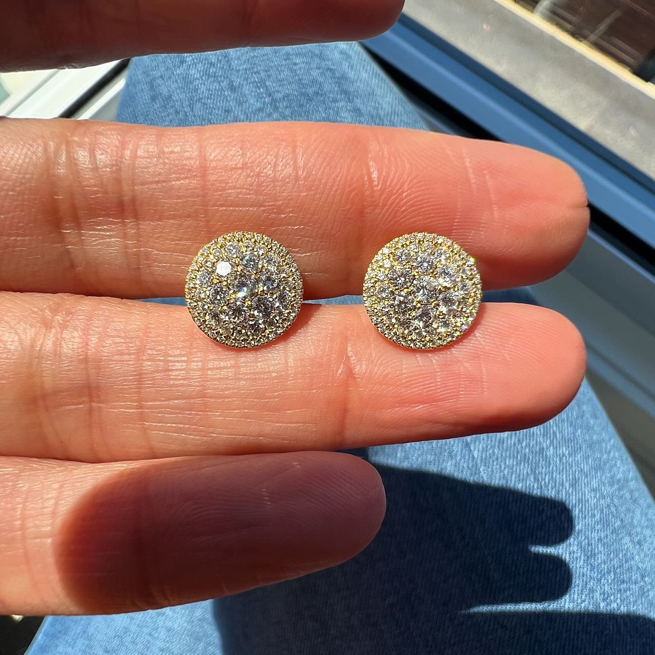 Perfect cluster earrings for MOM! Available in 18kt yellow and white gold! $2,600