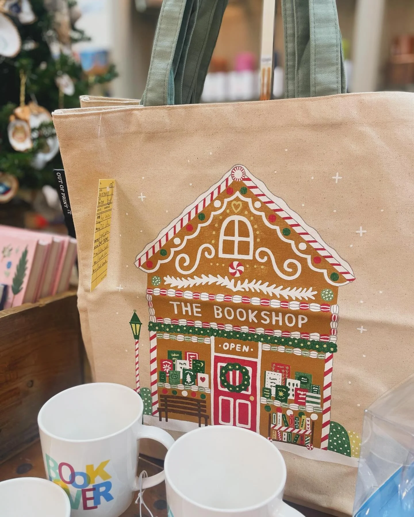 It&rsquo;s officially the holiday season and Litchfield Books has already started putting out books and merchandise!

How ADORABLE is the gingerbread house bookshop tote??? 🎄💕

#holidayshoppingmadeeasy #holidayshopping #indiebookstore #bookstore #b