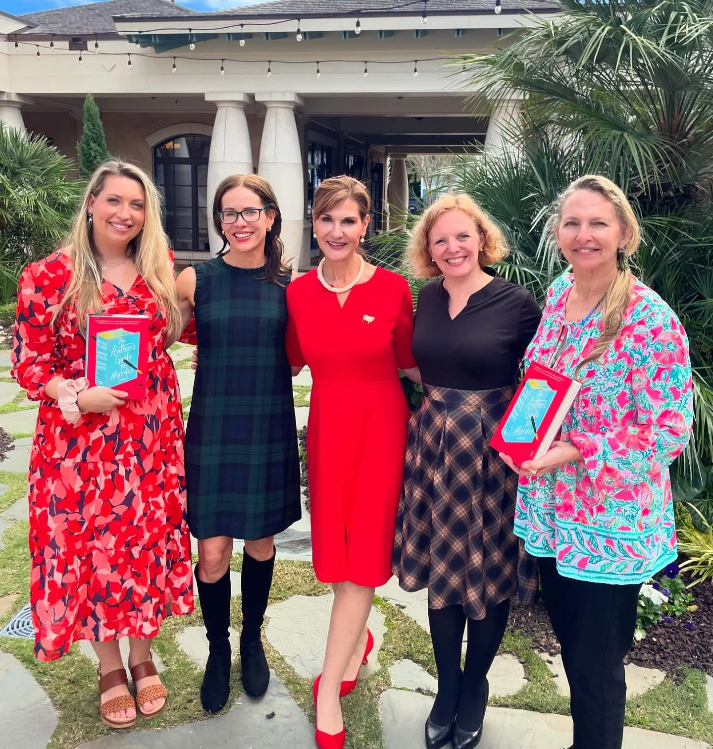 Yesterday we had the best time at our Litchfield Books Exclusive Author Event with the fabulous, stylish, hilarious, and extremely talented Team W ladies: NY Times Bestselling Authors Beatriz Williams, Karen White, and Lauren Willig! 

Swipe ➡️to hea