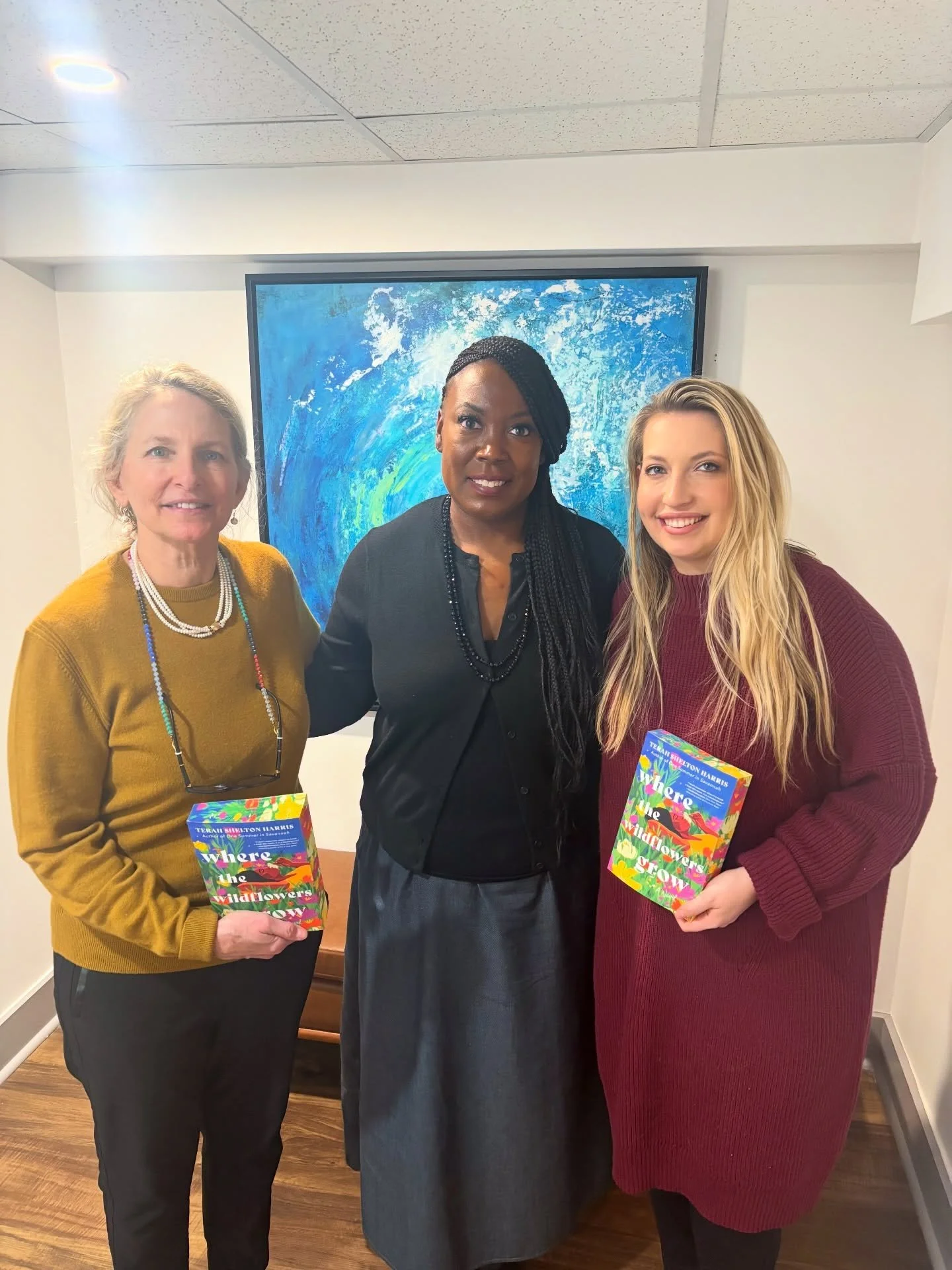 We were busy having too much fun with our author to take more pictures- but we had a wonderful sold out crowd for Bestselling Author Terah Shelton Harris last Friday!📚📚📚

We had an overwhelming response for large book clubs in attendance for this 