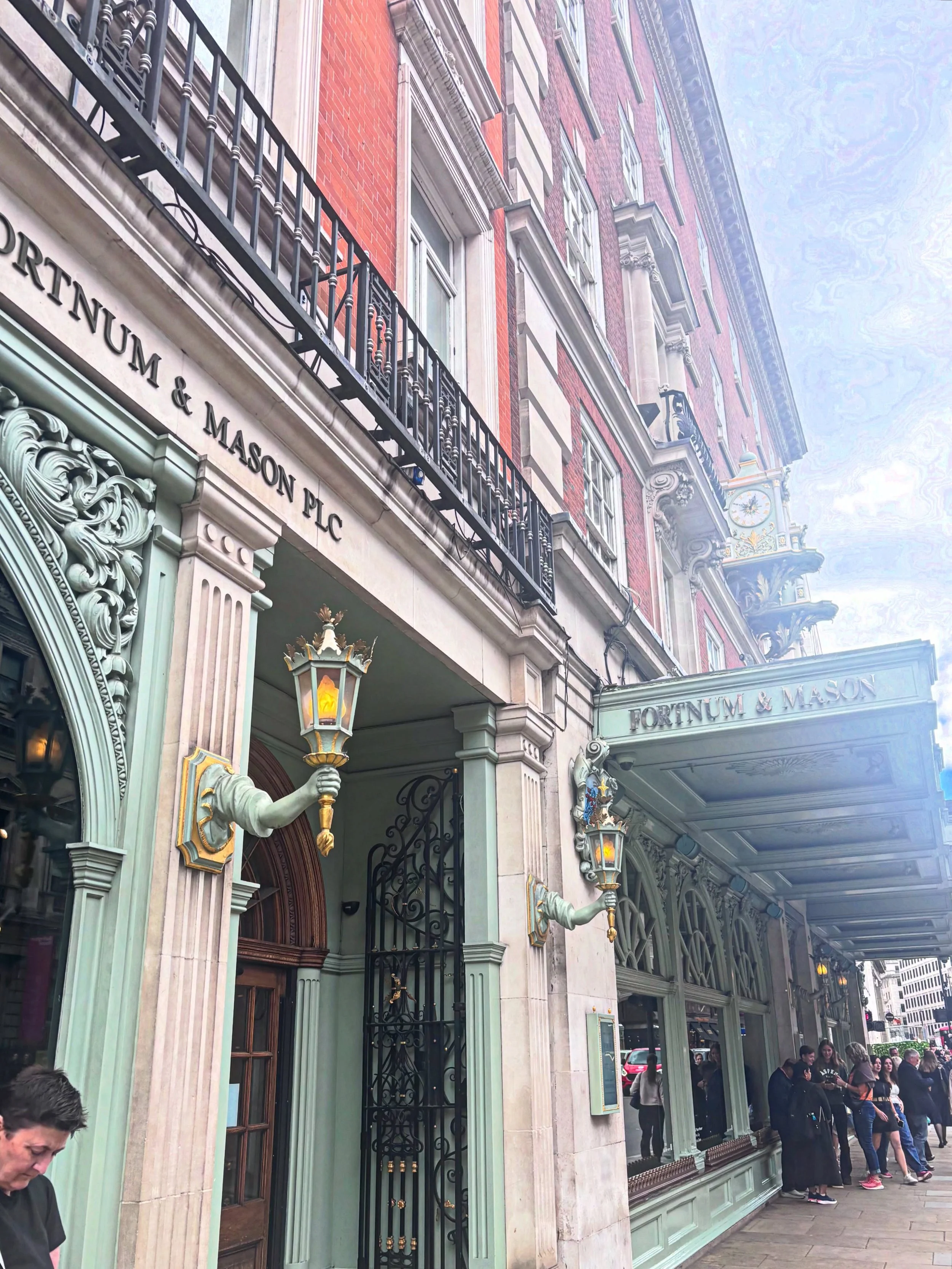 We&rsquo;ve had an eventful day in London so far! Enjoying a delicious tea at the famous Fortnum and Mason Diamond Jubilee Tea Salon. 🇬🇧☕️❤️ Even took a sneak peek in a bookstore, and of course we treated ourselves! 
@johnshorstravel 

#litchfieldb