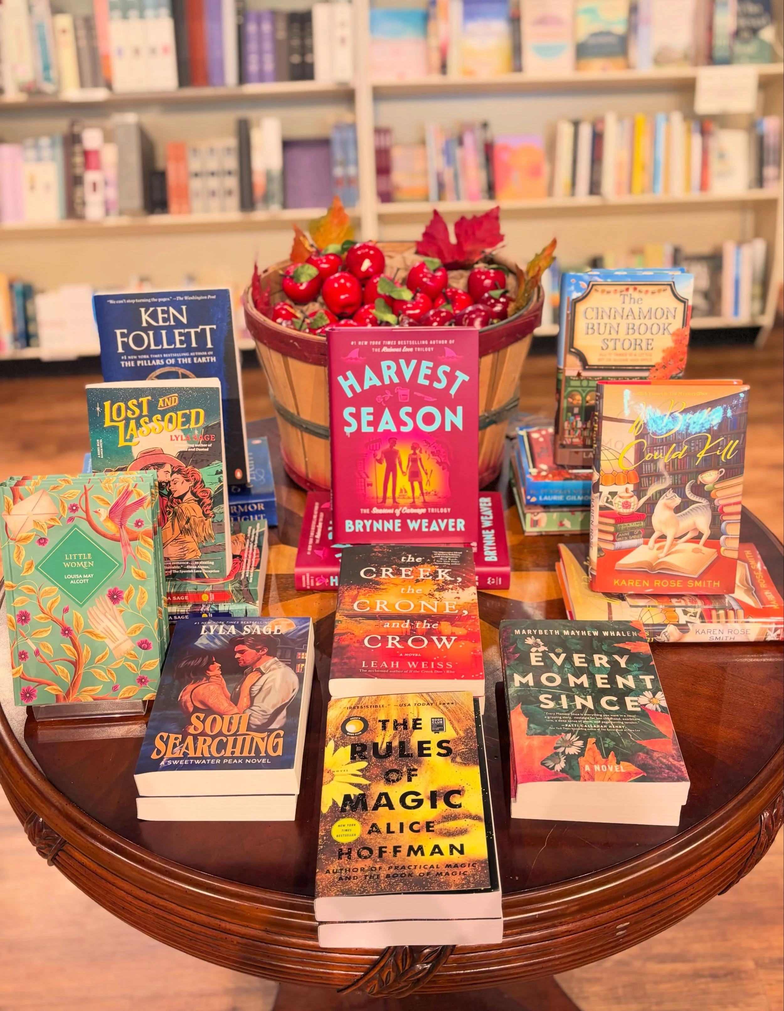 A table full of Autumn reads📖📚🍎☕

See anything you like?
-THE RULES OF MAGIC @ahoffmanwriter 
-EVERY MOMENT SINCE @marybethwhalen 
-SOUL SEARCHING @authorlylasage 
-LOST AND LASSOED 
-LITTLE WOMEN 
-THE CREEK THE CRONE AND THE CROW @leahweissautho