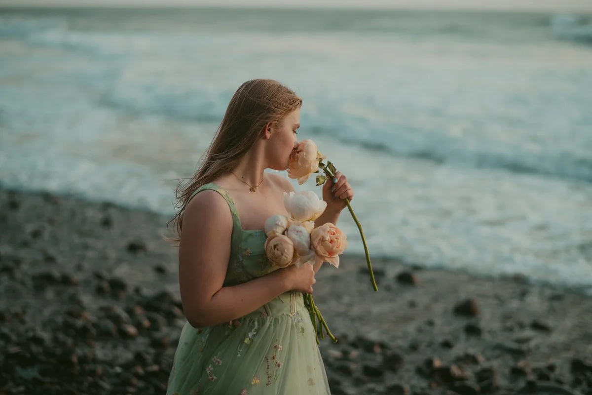A Thrifted Floral Gown &amp; Golden Light on the Oregon Coast | Oregon Coast Senior Portrait Photographer