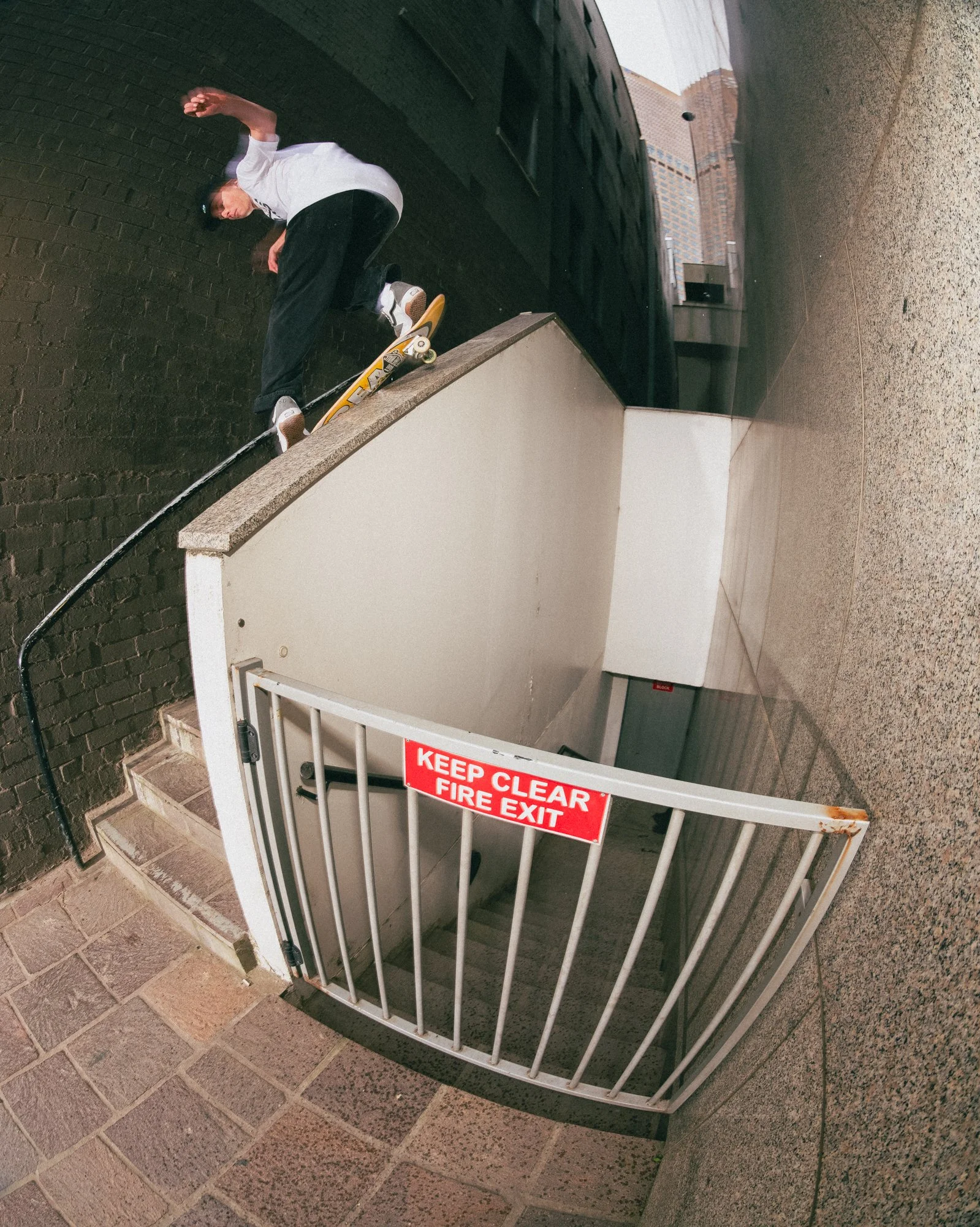 Rome_Collyer_BackLipSlide_Melbourne_2023_DSC9389-GOLDER.jpg