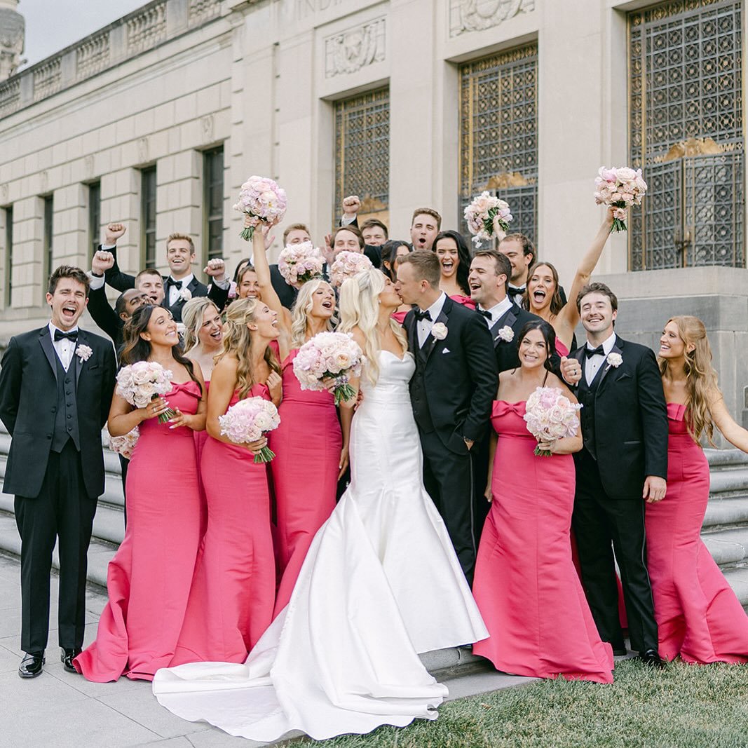Married!!! 💗💗Matt and Olivia had to the prettiest, sweetest day on Saturday and we were honored to be a tiny part of all the love that surrounded them.💗💗

📷: @chloeluka