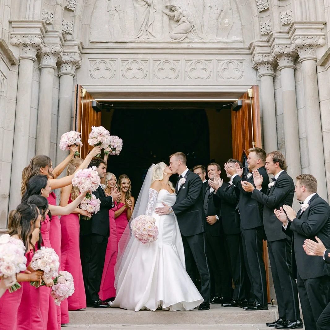 Always, always do the church grand exit 😍✨🥰

📷: @chloeluka 

#indianapolisweddingplanner #nycweddingplanner #indianapoliswedding #weddings #pinkwedding