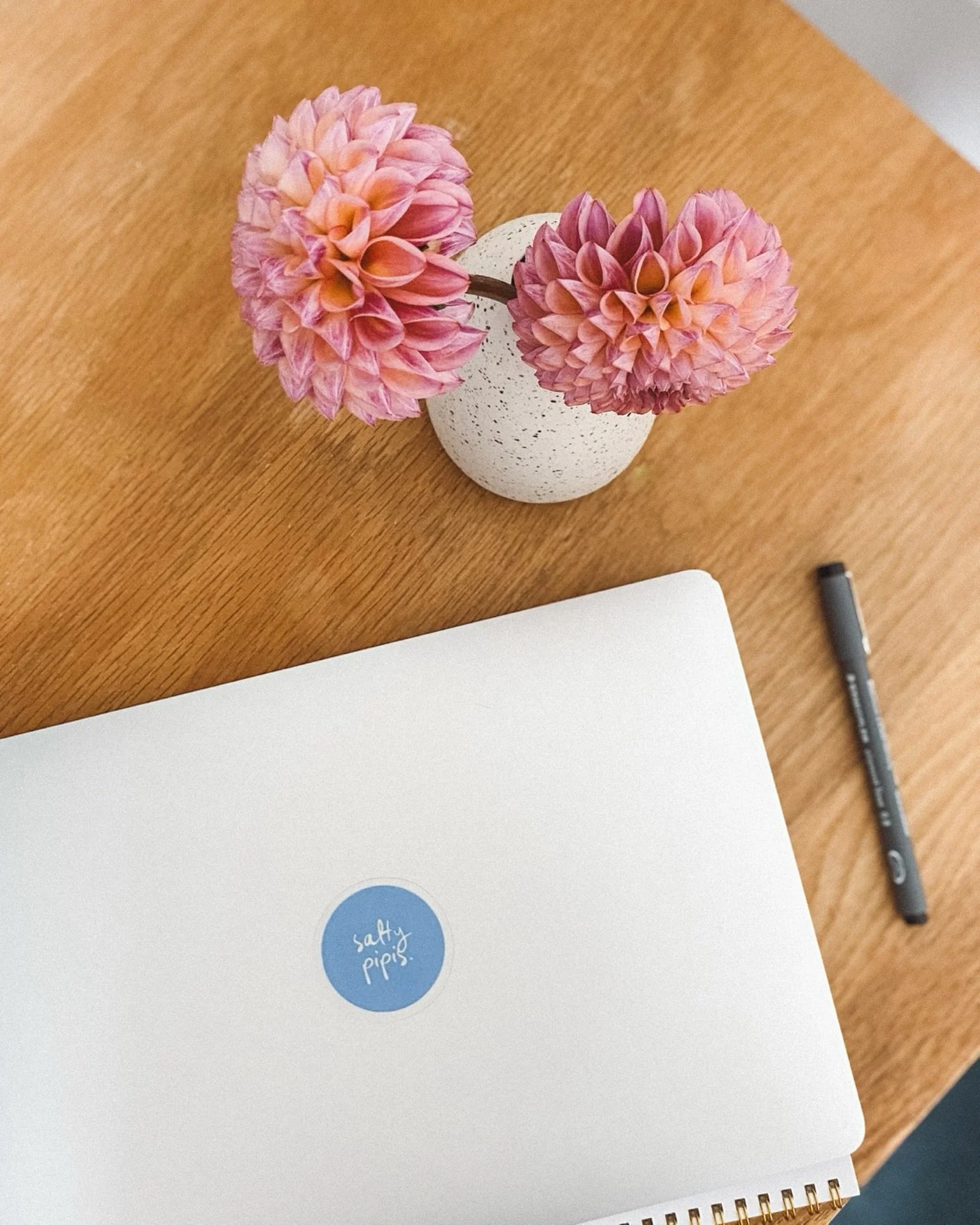 Todays to-do list is a whole mix:
Meta ads, website edits, brand updates, analytics, design work&hellip;