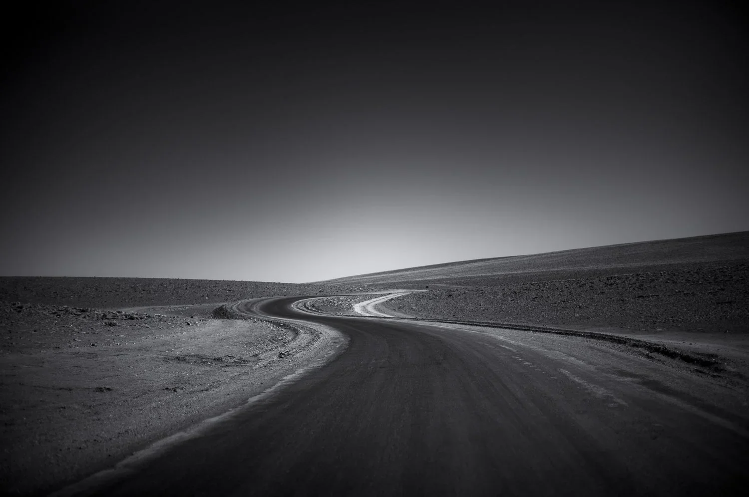 desert road /2 (4,000m altitude, Atacama, Chile)