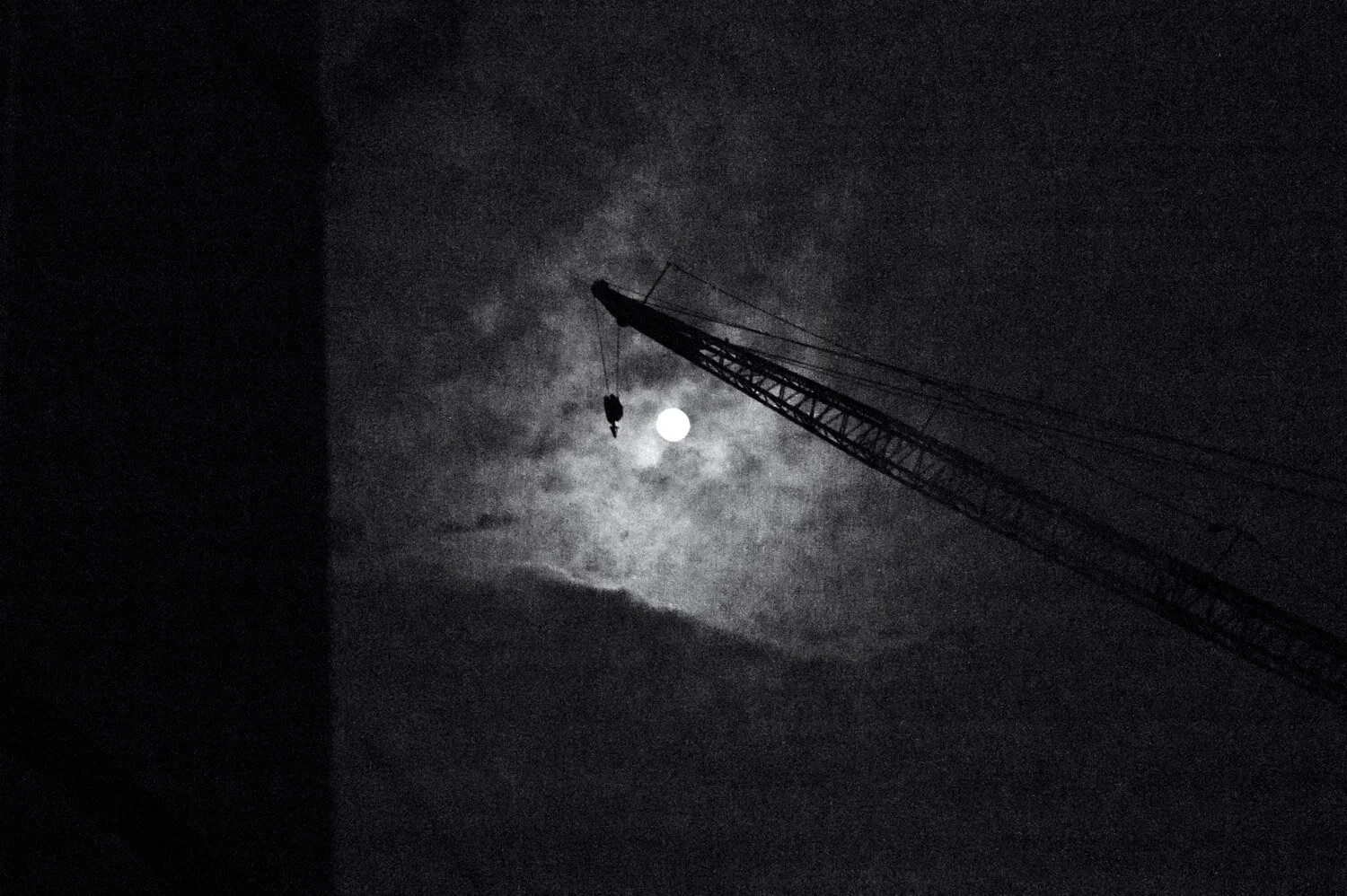 between full moon and midnight