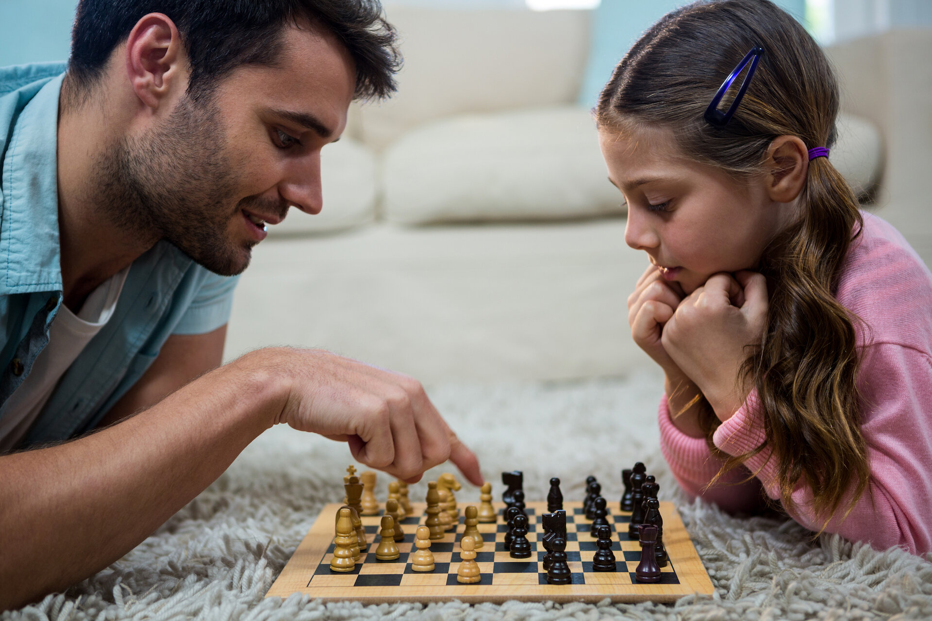 father-and-daughter-playing-chess.jpg