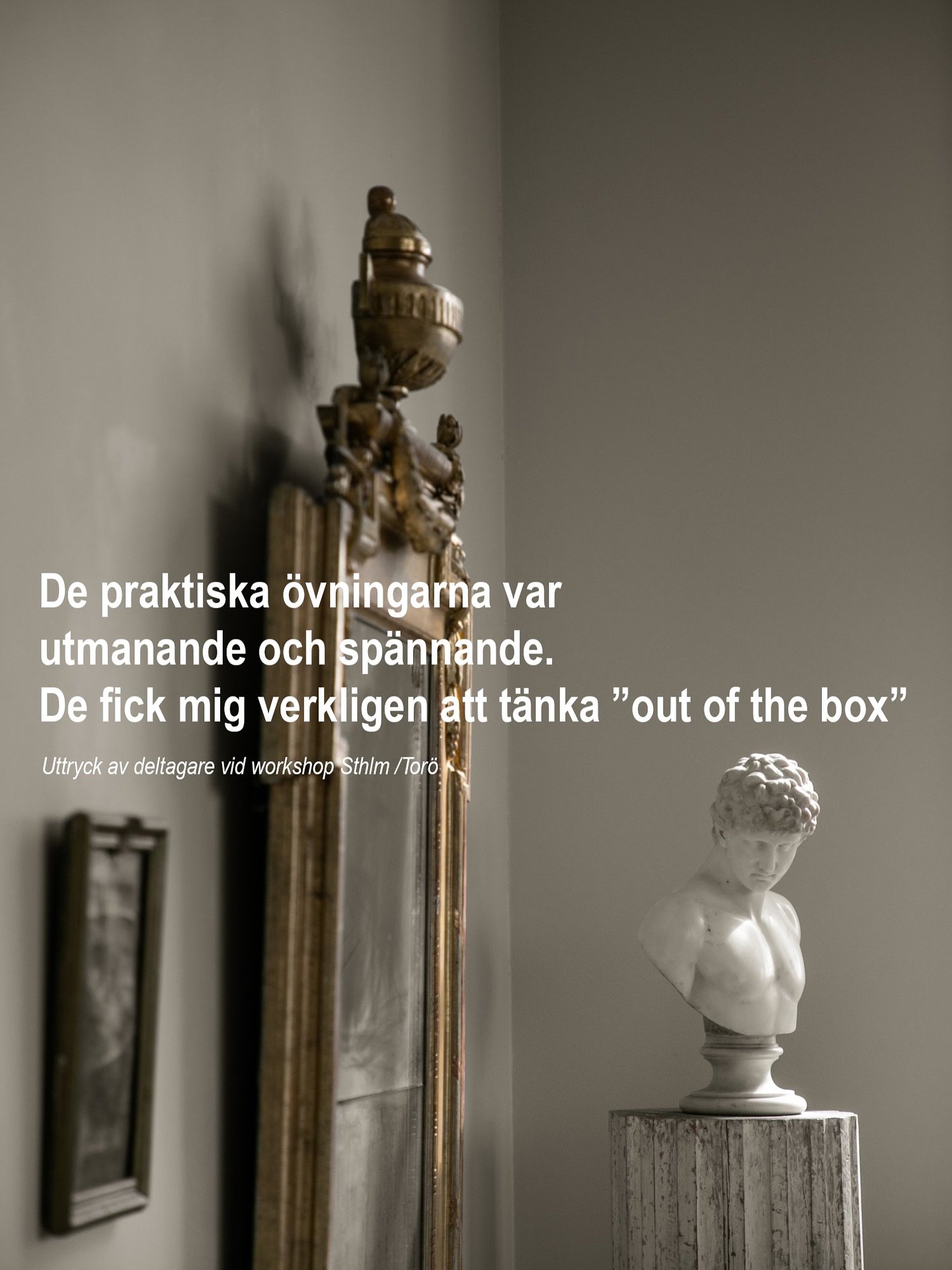 V&auml;lkomna!
Citaten i bildkarusellen &auml;r ord fr&aring;n deltagare som varit p&aring; v&aring;ra tr&auml;ffar f&ouml;r bostadsfotografer.
Tillf&auml;llen d&auml;r 2 dagar fyllts med kunskap n&auml;r vi delar med oss av v&aring;r erfarenhet till
