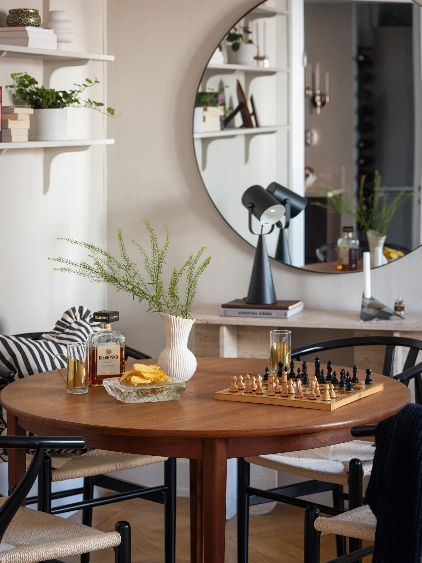 H&auml;r h&auml;nder det grejer ✨👌🏼
Kommer till Heleneborgsgatan och f&aring;r nyckel av s&auml;ljare. Bostaden &auml;r stylad av @blond.creatives.studio och jag gillar deras s&auml;tt att skapa scener i bost&auml;der s&aring; att de g&aring;r fr&a