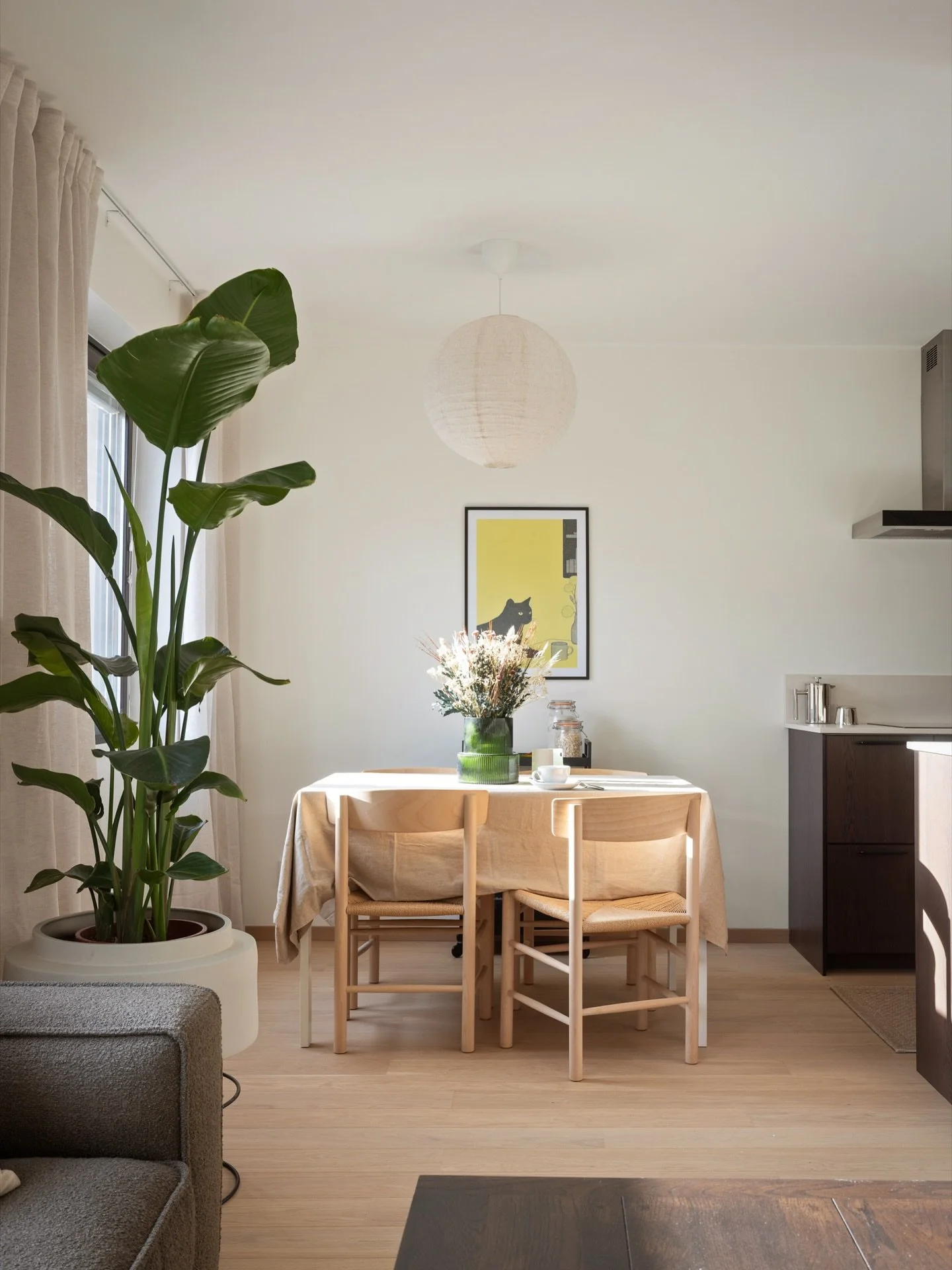 I m&aring;ndags pl&aring;tade jag tv&aring; adresser, b&aring;da hade nummer 10 s&aring; det var l&auml;tt att komma ih&aring;g, annars &auml;r det s&aring; otroligt m&aring;nga siffror i oortkoder, adresser, s&auml;ljares telefonnummer och &auml;ven