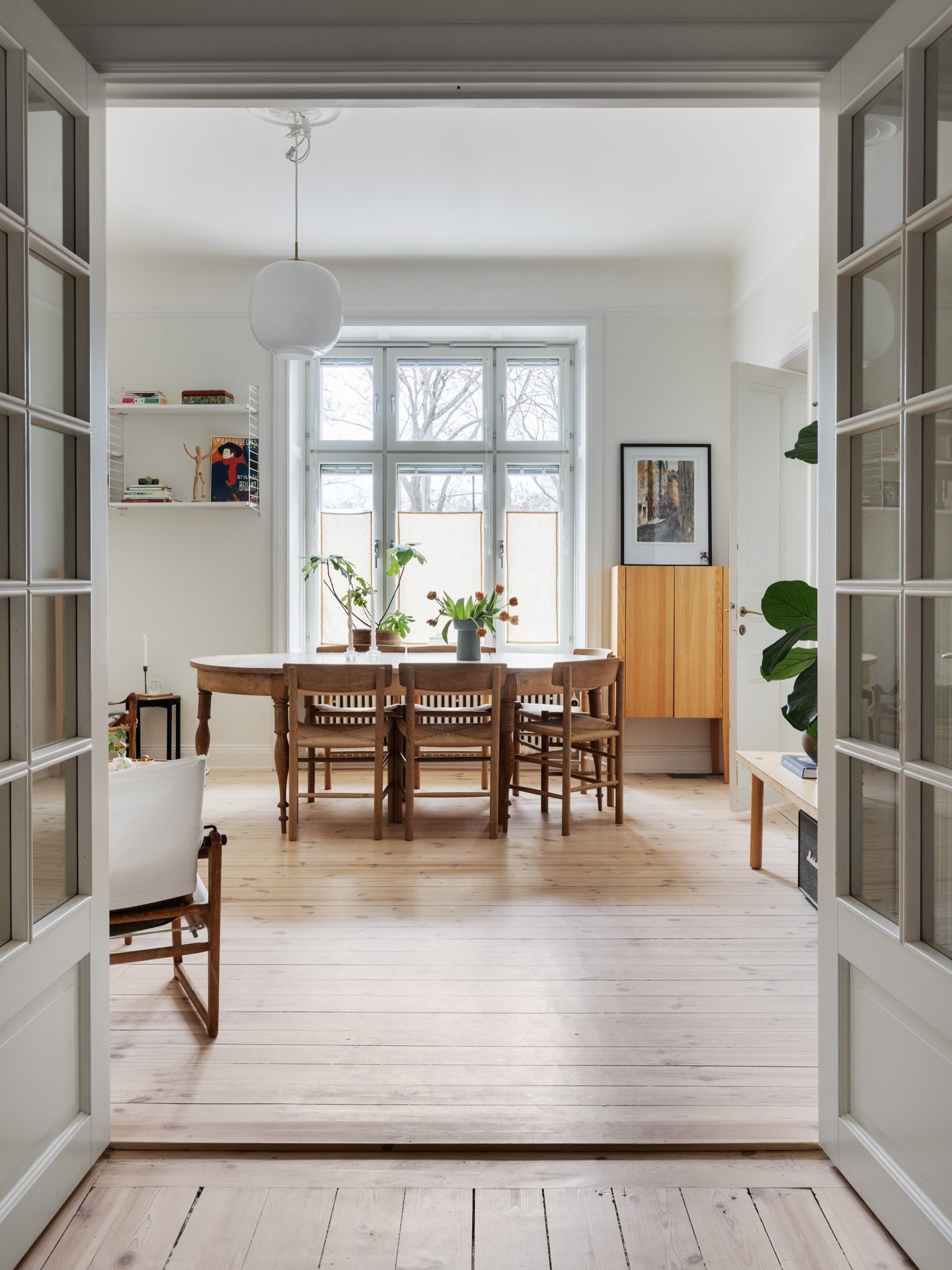 Krukmakargatan en novembermorgon 🤍
Det &auml;r jobb p&aring; jobbet. 
Fotograferade denna l&auml;genhet en tidig morgon i veckan. Utanf&ouml;r var det en gr&auml;vskopa som h&ouml;ll p&aring; med sitt jobb med ett v&auml;garbete. Jag f&aring;ngade b