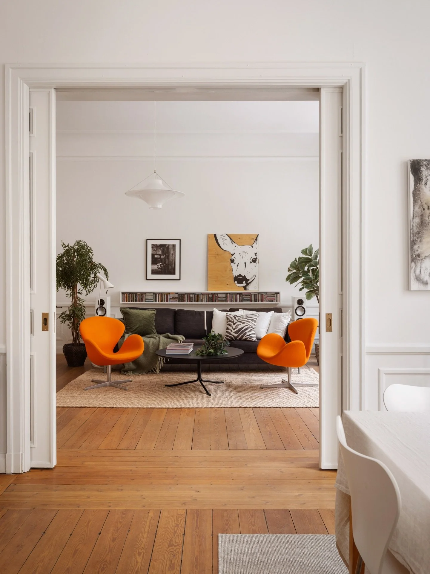 The street of H&ouml;gbergsgatan ✨✨
Jag har pl&aring;tat m&aring;nga bost&auml;der p&aring; denna gatan och h&auml;r m&ouml;ts jag av ytterligare en p&auml;rla 💎
Jag m&ouml;ter kunden och hon visar mej alla rum och sm&aring; vinklar i sitt hem, det 