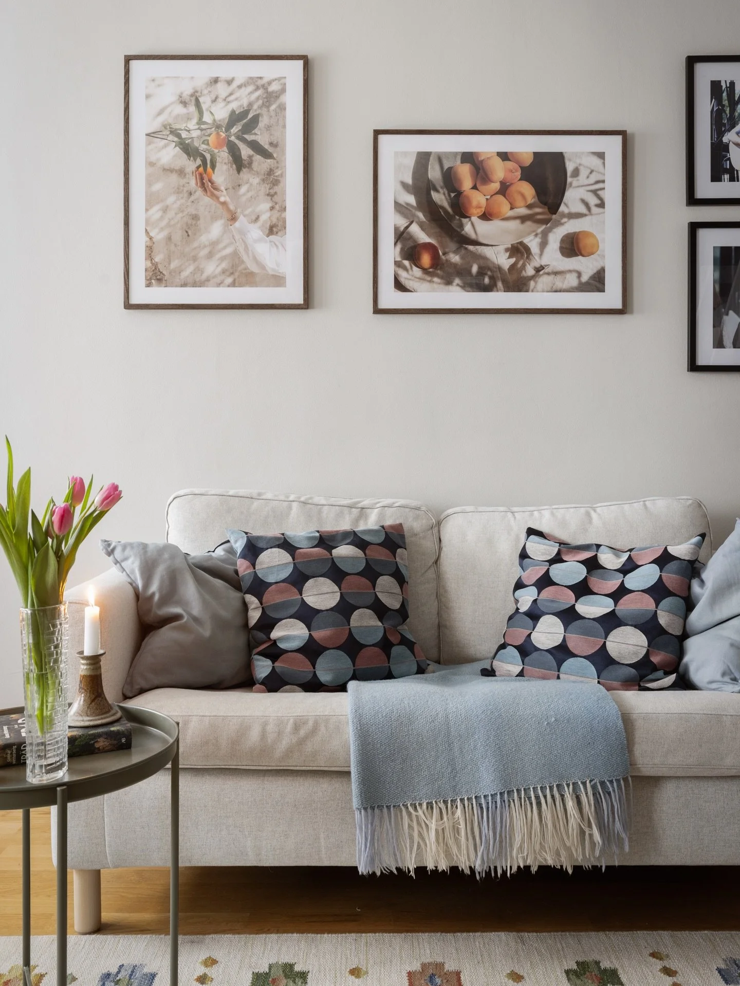 Ig&aring;r var tulpanens dag 💐🌷
Jag fick reda p&aring; det d&aring; jag kom hem.
Och hade visst pl&aring;tat och levererat bilder utefter temat ☺️
Marmorgatan, det h&ouml;ga huset med f&ouml;rstag&aring;ngsbost&auml;der. En etta d&auml;r jag anv&au