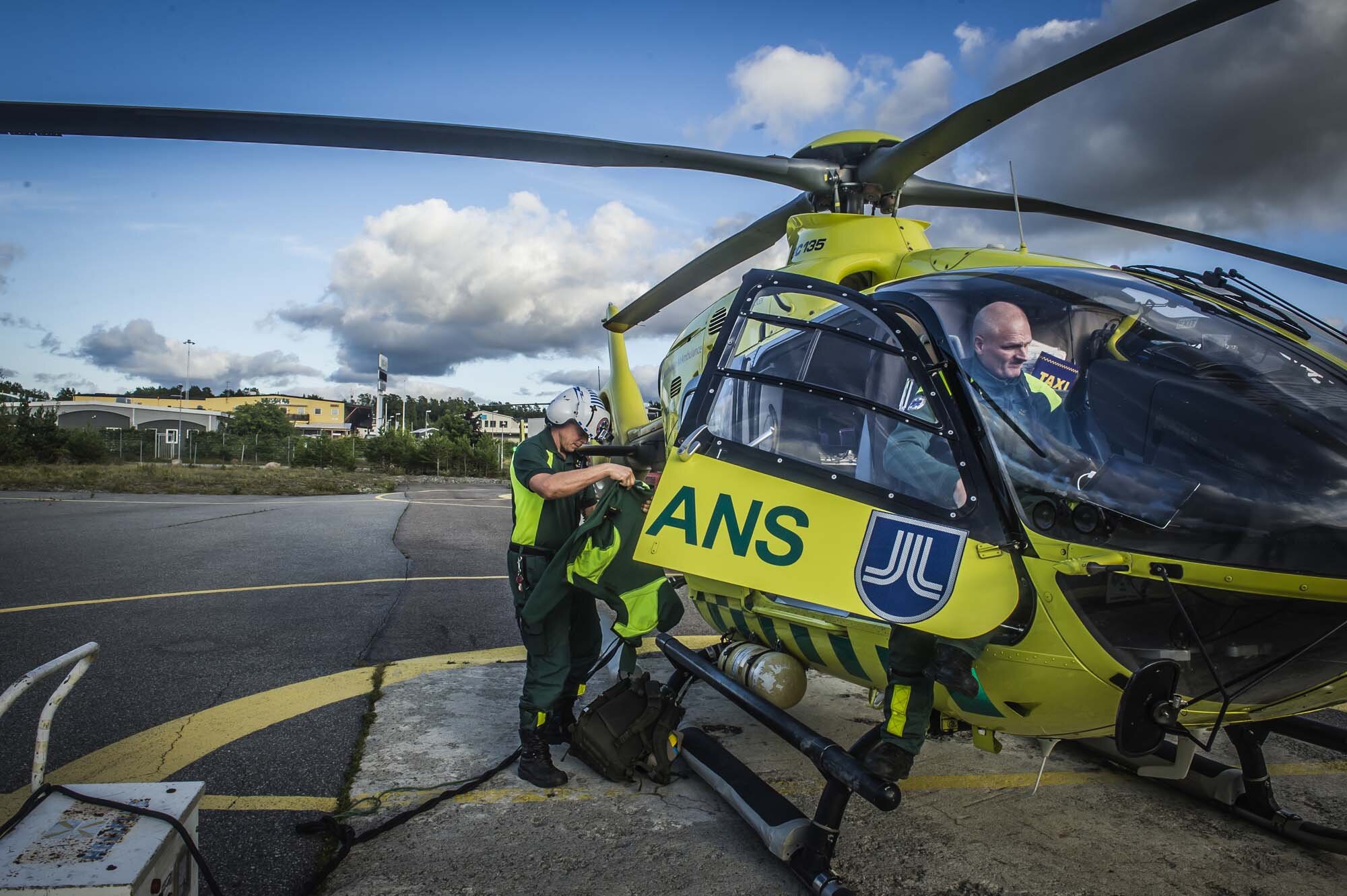 NVP helikopter-i-molnvik-jf-8.jpg