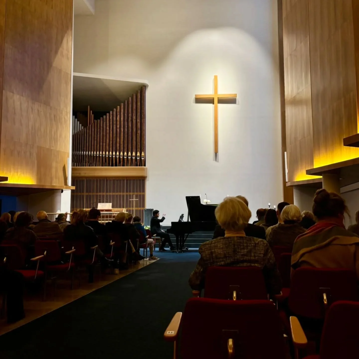&THORN;akka &thorn;&eacute;r fyrir komuna &aacute; laugardaginn. N&aelig;stu t&oacute;nleikar eru K&oacute;rt&oacute;nleikar me&eth; Cantores Islandiae 21. febr&uacute;ar &iacute; Brei&eth;holtskirkju

Thank you for coming on Saturday. next concert i