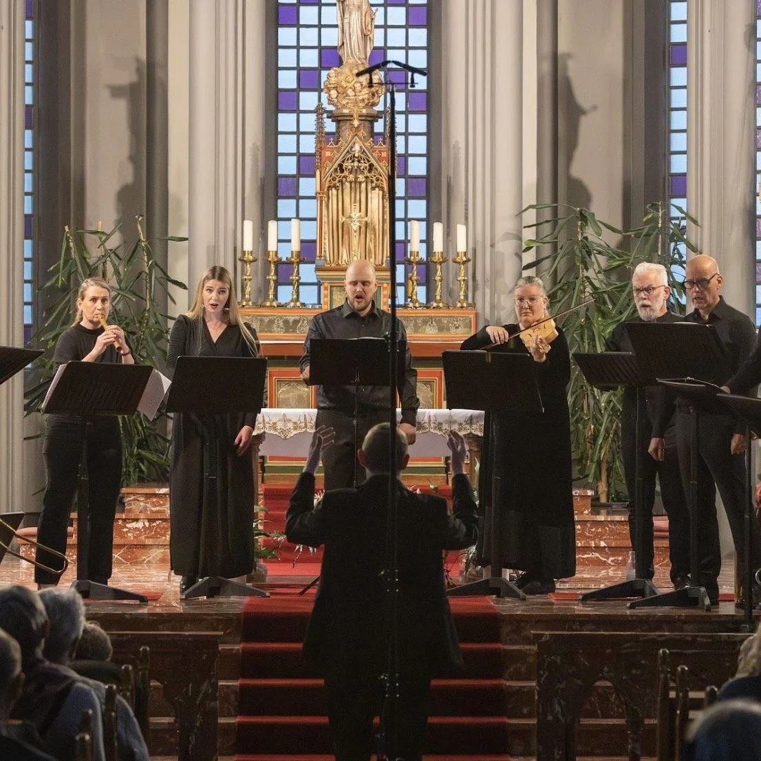 ENG below 

S&ouml;ngh&oacute;purinn Cantores Islandiae var stofna&eth;ur &iacute; Reykjav&iacute;k hausti&eth; 2018 af &Aacute;g&uacute;sti Inga &Aacute;g&uacute;stssyni og G&iacute;sla J&oacute;hanni Gr&eacute;tarssyni. H&oacute;purinn leggur &aacu