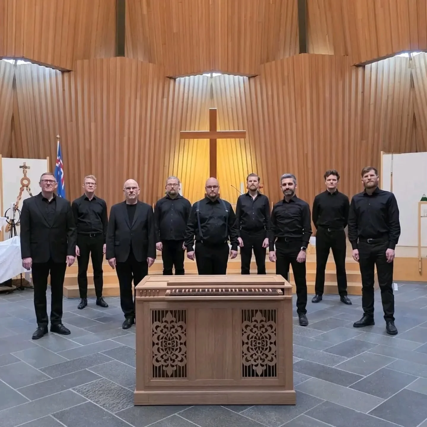 &THORN;akka &thorn;&eacute;r fyrir komuna &aacute; laugardaginn. N&aelig;stu t&oacute;nleikar eru D&uacute;ettsins skuggar 21. mars &iacute; Brei&eth;holtskirkju

Thank you for coming on Saturday. Next concert is D&uacute;ettsins skuggar on March 21 