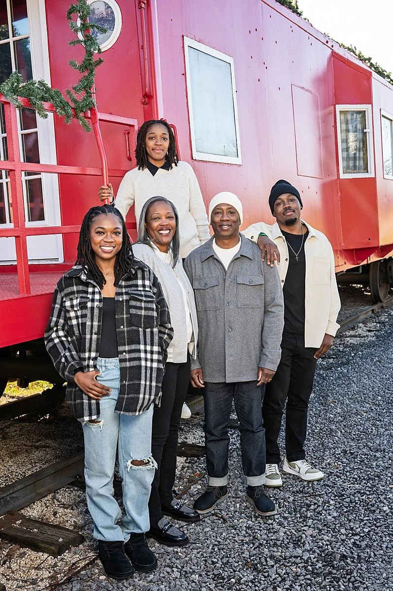 2024 Johnson Holiday Portraits-03_WEB.jpg