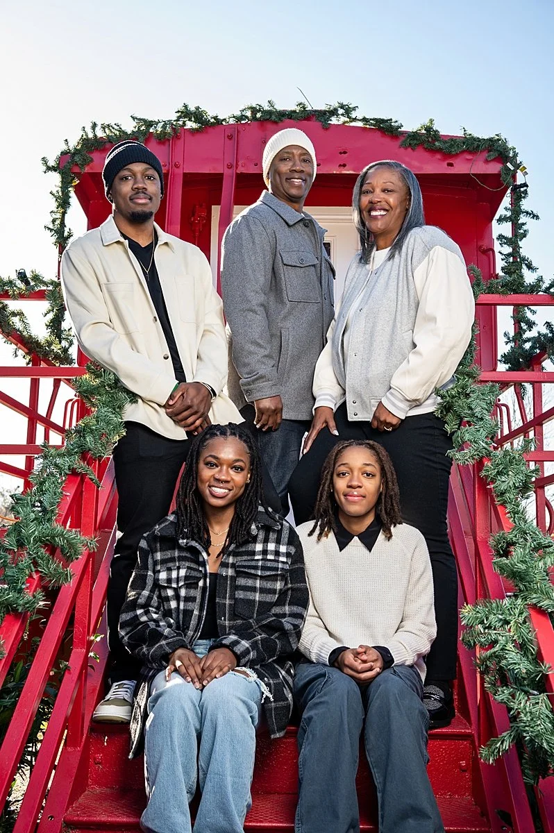 2024 Johnson Holiday Portraits-07_WEB.jpg