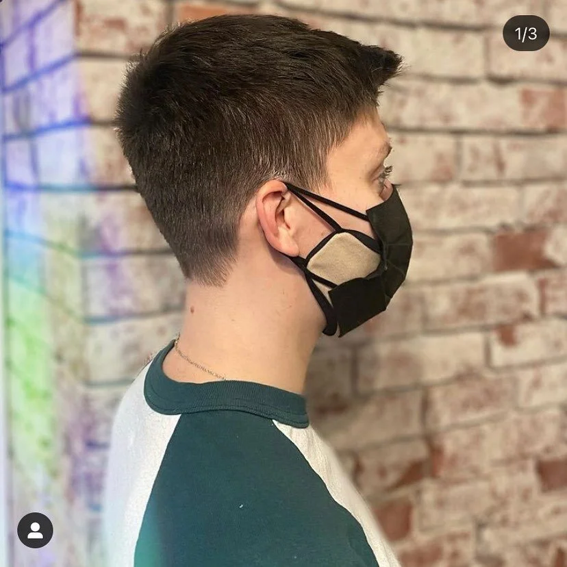 So fresh and so clean 🛀💈
haircut by @pennycuda 
.
.
.
.
.
#pageboypgh #clippercut #barbercut #cleanup #pghstylist #pghsalon #pittsburghsalon #pittsburghstylist #wahlclippers #osterclippers #crispy #thedresscodeproject #genderfreehaircutclub
