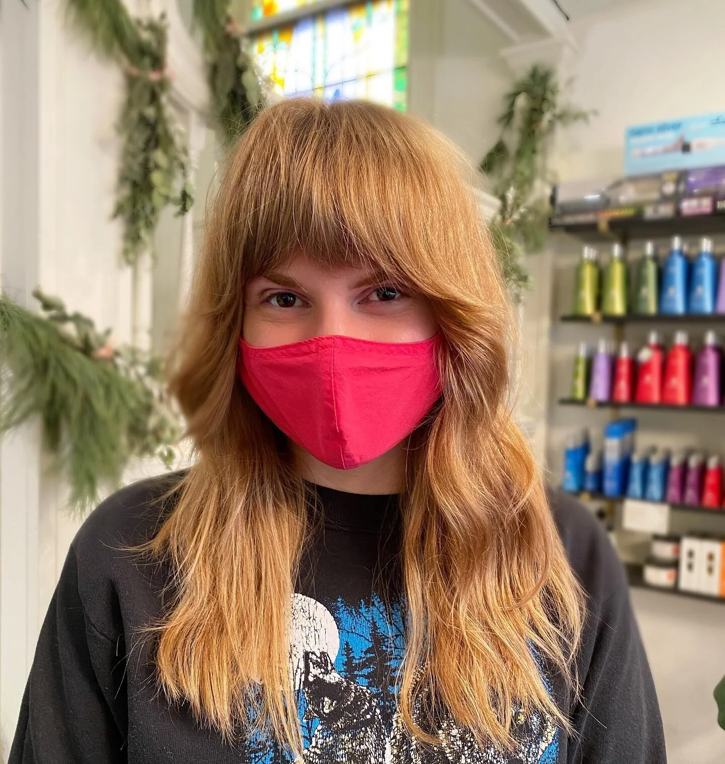 Shags, fringe and repeat....
haircut by @brittfrompitt 
.
.
.
.
.
.
.

#pageboypgh #oligopro #glossgetter #oligocaluragloss #ammomiafreecolor #pghsalon #pghstylist #pittsburghsalon #pittsburghstylist #stylistssupportingstylists #brunettebalayage #btc