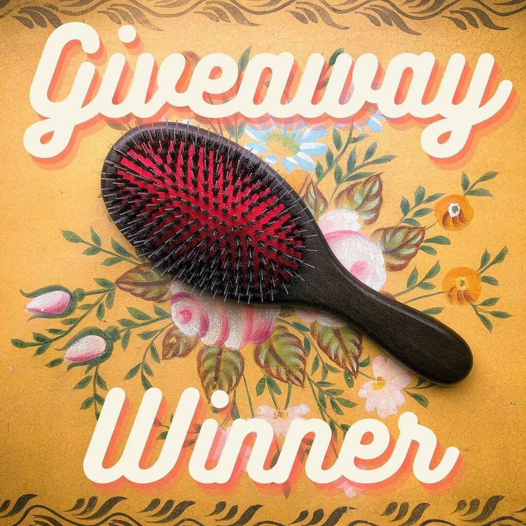 GIVEAWAY CLOSED! So excited to announce that @michelledoesgoodhair is the winner of a very special @cultandking gift box and a hand carved hair magic brush by @roxiejanehunt! Thank you to everyone that entered our first ever giveaway ✨💌✨
