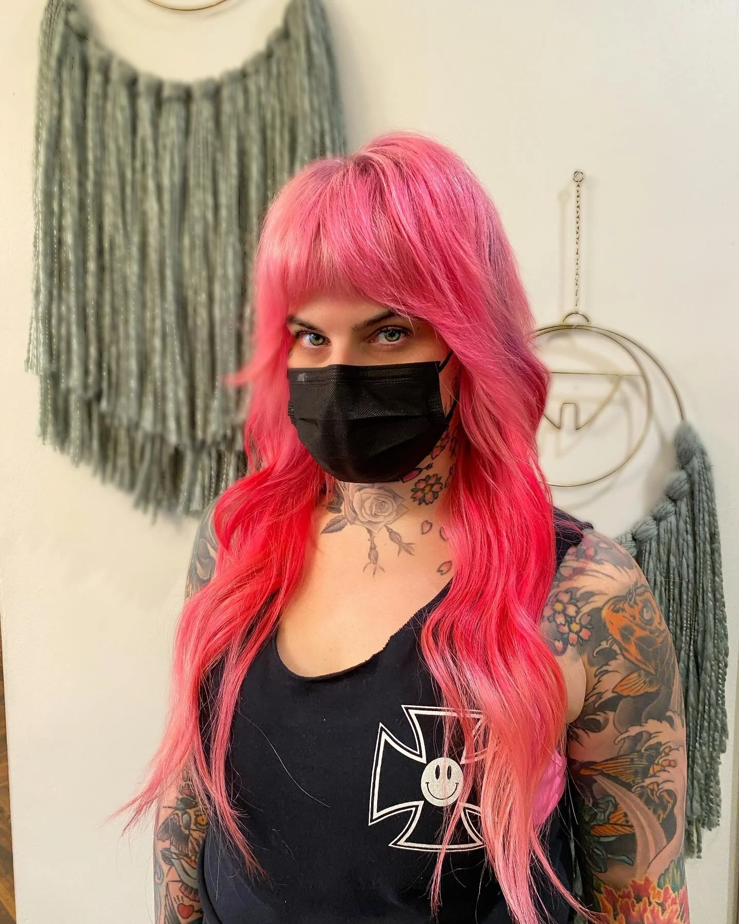 Smile with your eyes✨
Cut, Color and Beaded Row Extensions by @danabannon.
@pulpriothair 
@oligopro 
@bellamihairpro 
.
.
.
.
.
.
.
#pageboypgh #pulpriot #oligopro #cupid #blush #bellamihair #beadedrowextensions #pghsalon #pghstylist #pittsburghsalon