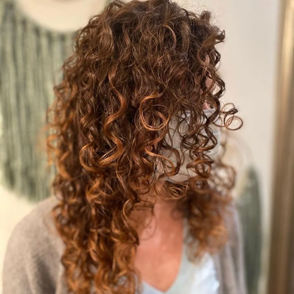 Got curls? We have a stylist for that, @lindsaypghhair is a @ouidad  certified hair stylist. Book a CURLY CUT today using the book button. .
.
.
.
#pageboypgh #ouidad #curlyhair #naturaltexture #curlpattern #pghsalon #pghstylist #ouidadstylist #bookn