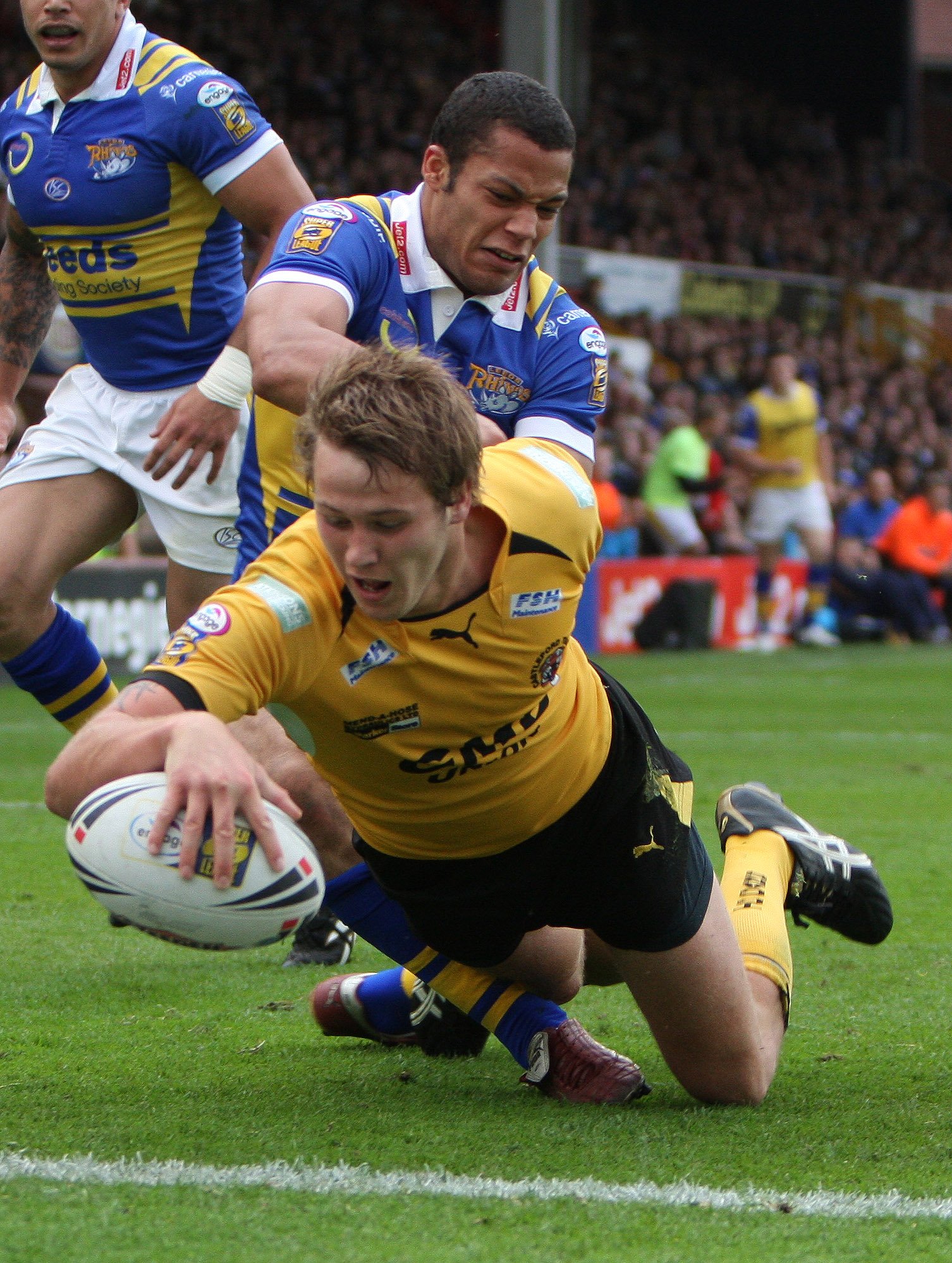 LEEDS-V-CASTLEFORD-3-C.THORNTON.jpg