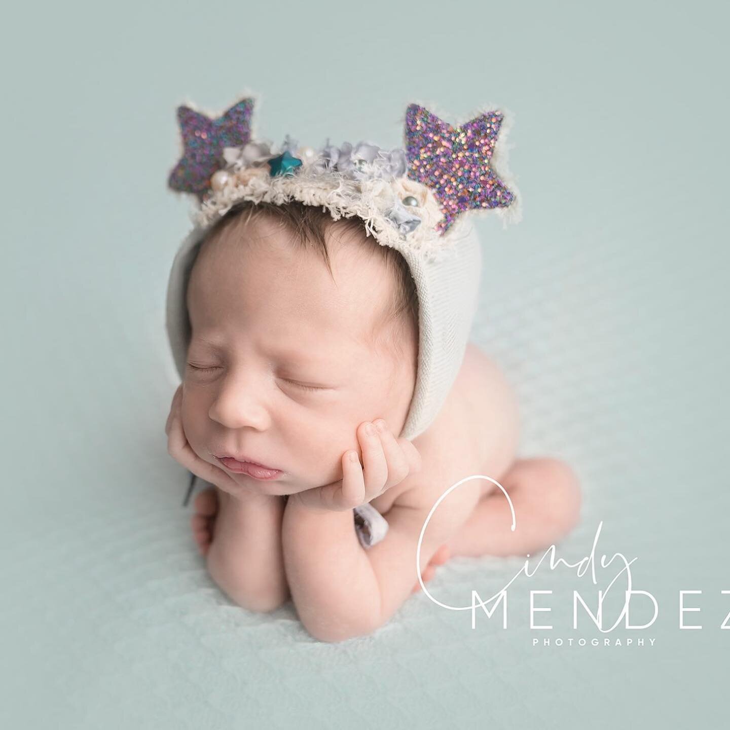 This little peanut decided to arrive a few weeks early and didn't disappoint! Slept pretty much the entire time! #cindymendezphotography #newbornphotography #newbornphotographer #newbornphotographers #newborn #newborns #baby #babies #newbornpictures 