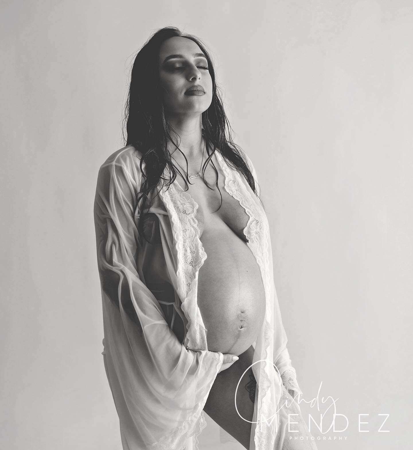 Gahhh obsessed is an understatement!!! When momma to be asked, she shall receive! Love how this turned out #maternityphotography #maternity #mommytobe #beautiful #blackandwhite #pregnancy #love #gorgeous #maternityphotographer #rhodeisland #cindymend