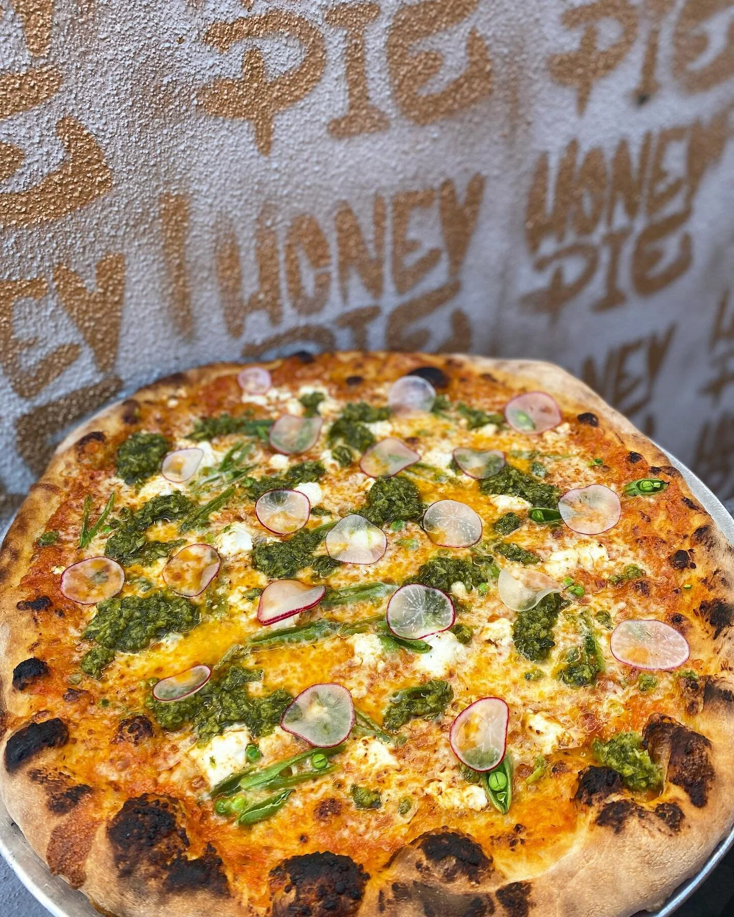 😎😎JULY&rsquo;S PWP!!😎😎

Sun dried tomato &amp; roasted red pepper base, goat cheese, sugar snap peas, radishes, and a house-made garlic scape chimichurri that is 🤯! Garlic scapes fresh from @godspeedhollow 🧄

Proud to support our friends at @ah