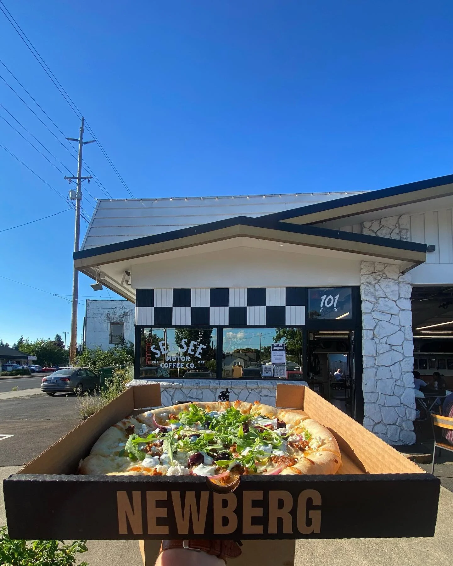 Dear Newberg and @seeseemotorcoffee, 
We ❤️&zwj;🔥you. 
Love, Honey Pie