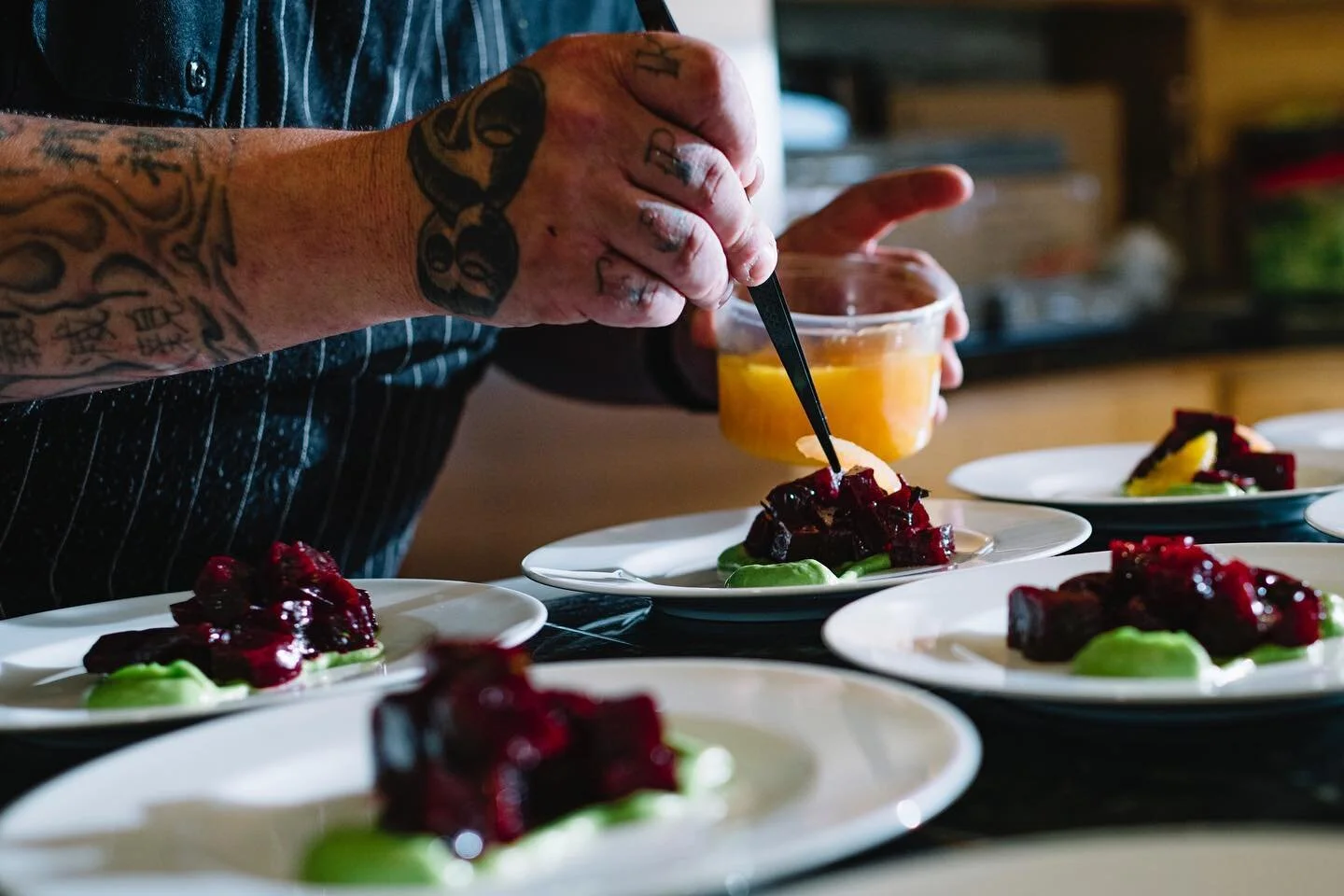 When we say more than pizza, we mean it. // scenes from a killer meal at @thesettinginnwillamette last month catered by our talented crew. 

Have a big event coming up? Get in touch via the catering page on our site, or email us at pizza@honeypie.piz