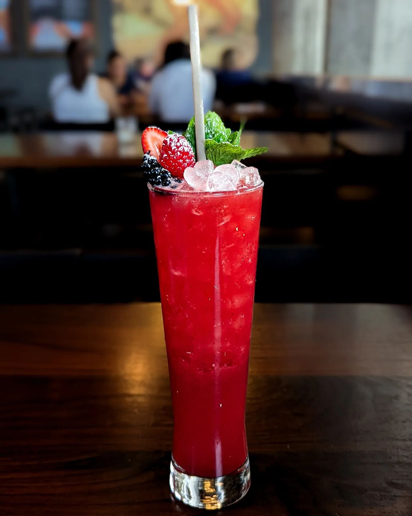 Making cocktails not only taste delicious but look delicious as well.

Whiskey Berry Jublee🍓 @bitterandtwisted_az 
Bourbon -3 berry liqueur - blackberry raspberry strawberry puree - @stabyl_beverage Lime - @bigmarbleorganics ginger beer