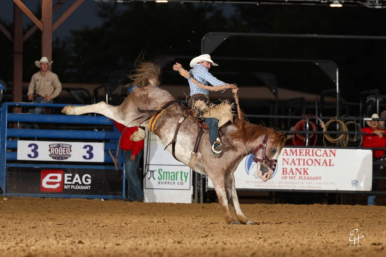 04_bronc_TW9A7507.jpg