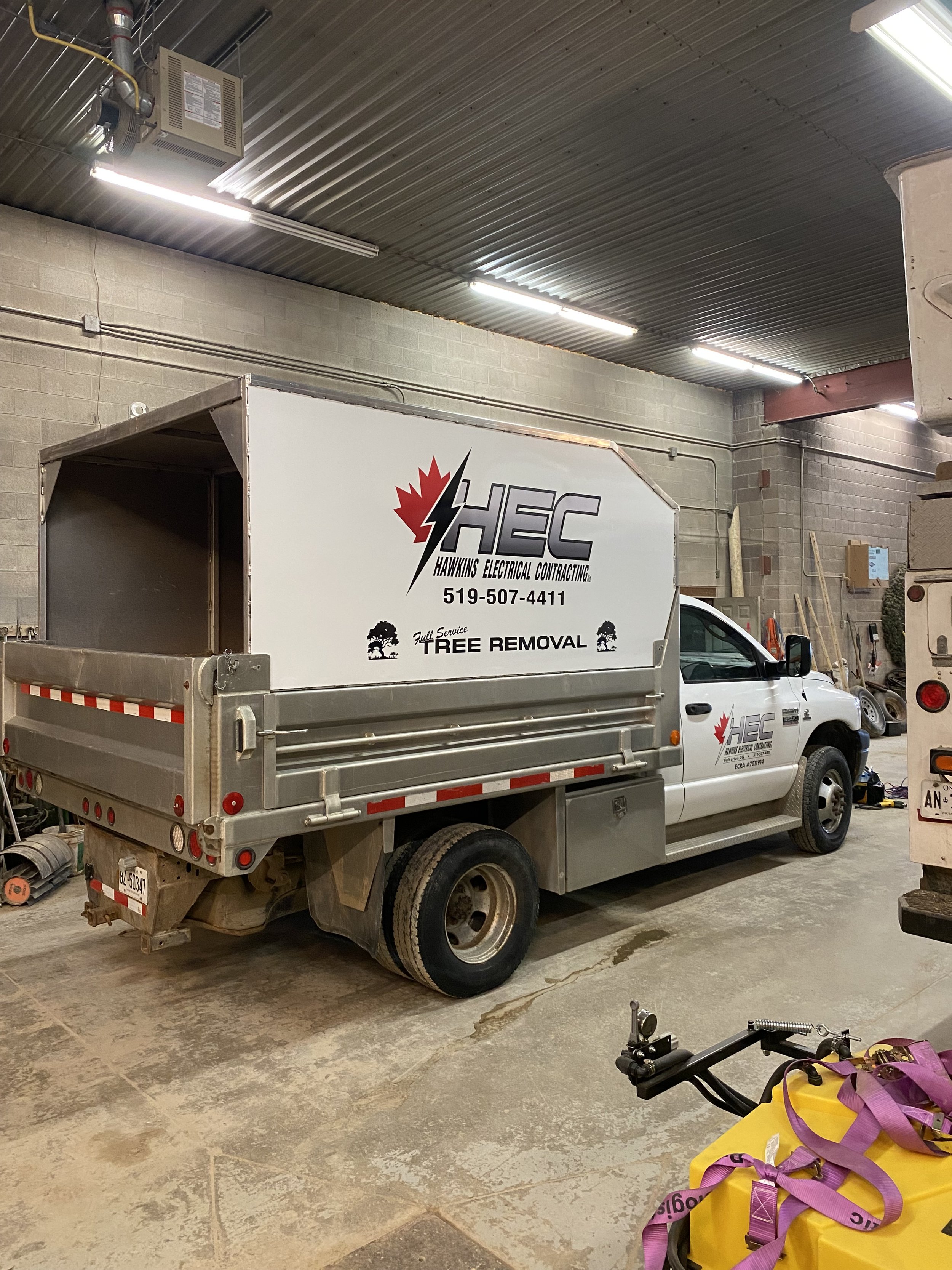 HEC partial wrapped truck - Signupsigns - Neustadt.