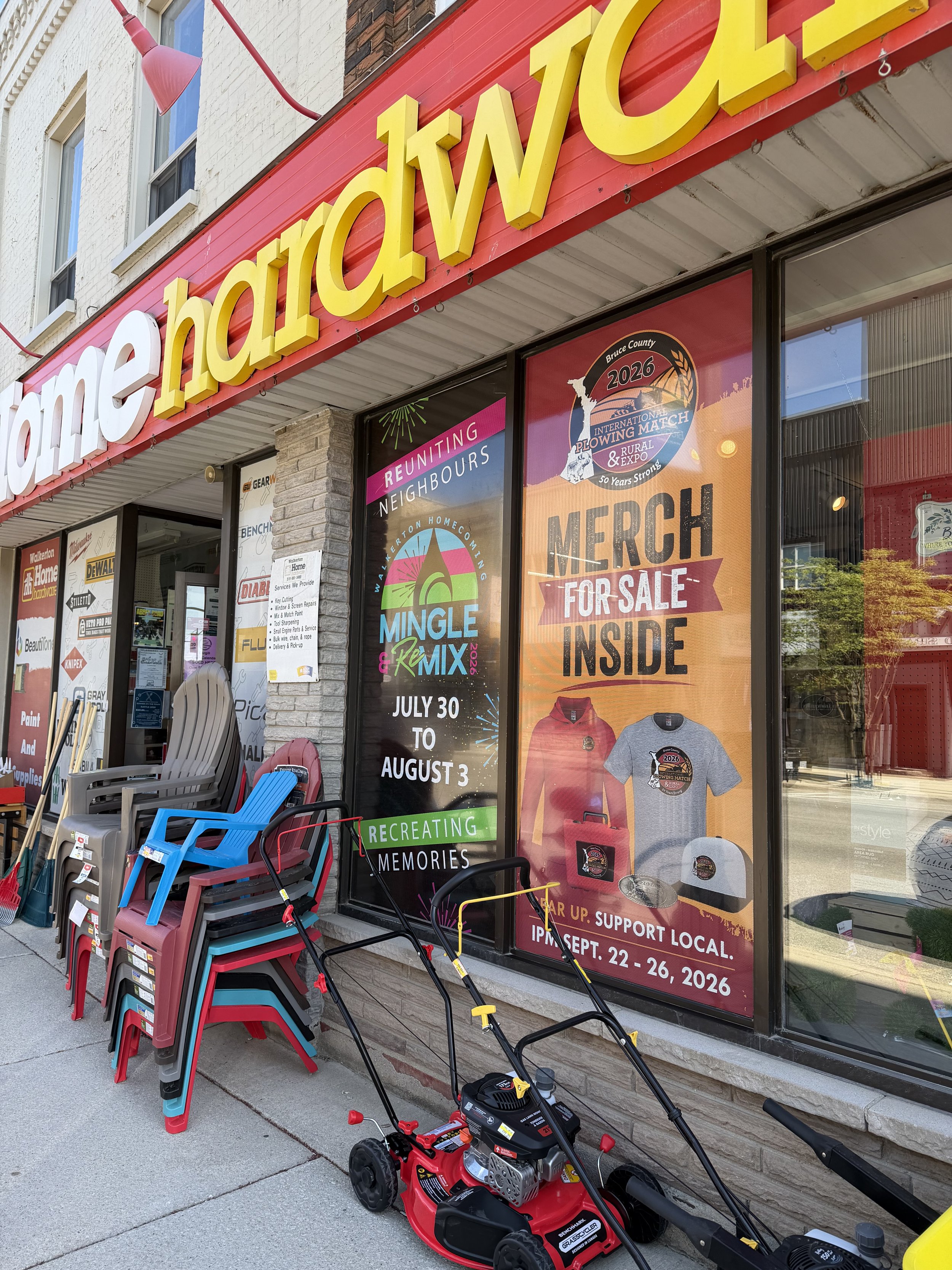 Walkerton Home Hardware perforated film window - Signupsigns - Neustadt.