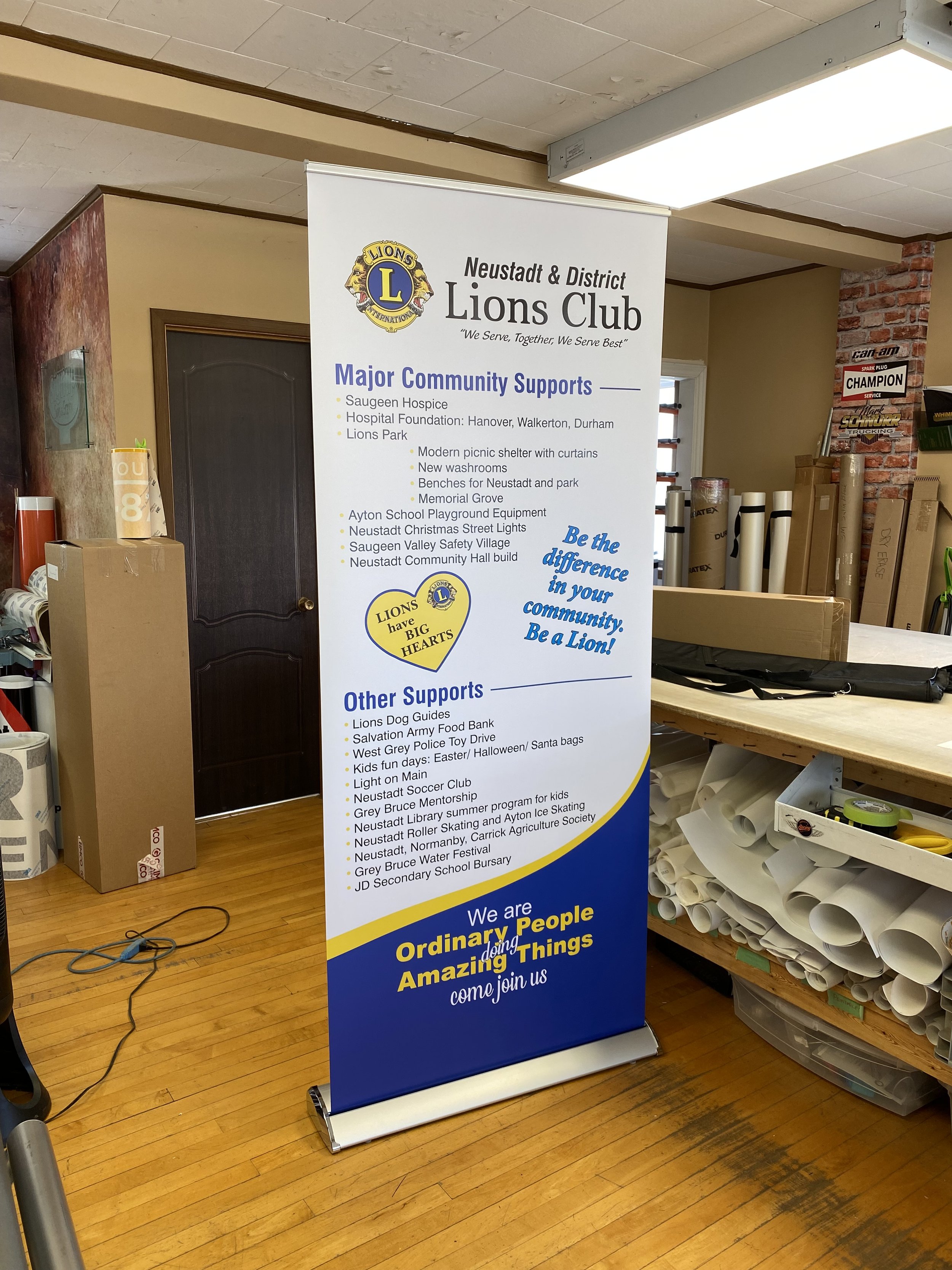 A vertical retractable banner for the Neustadt & District Lions Club - Signupsigns - Neustadt.