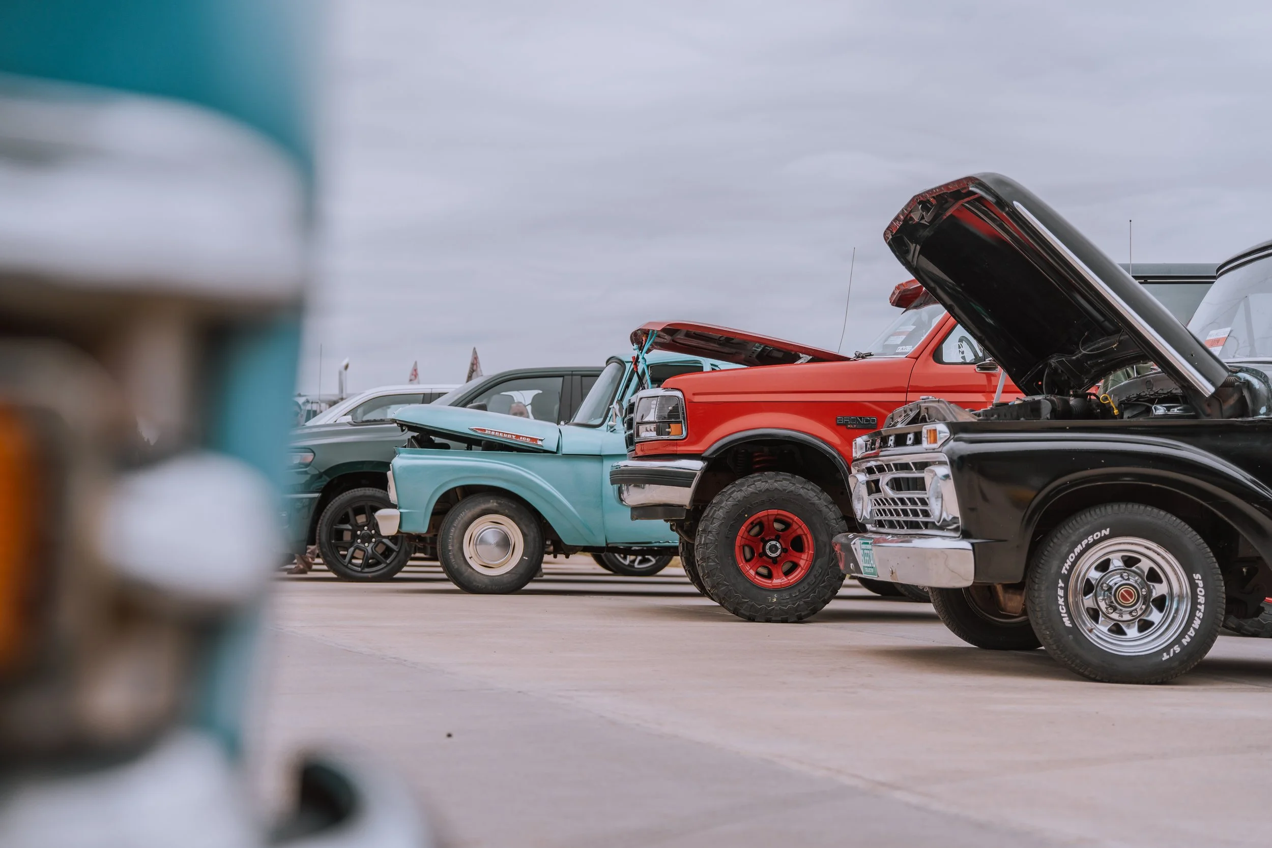 WINGS & WHEELS CLASSIC 2026 - LLOYDMINSTER PAINT & SUPPLIES 
IMAGES TAKEN BY RAZ CREATIVE