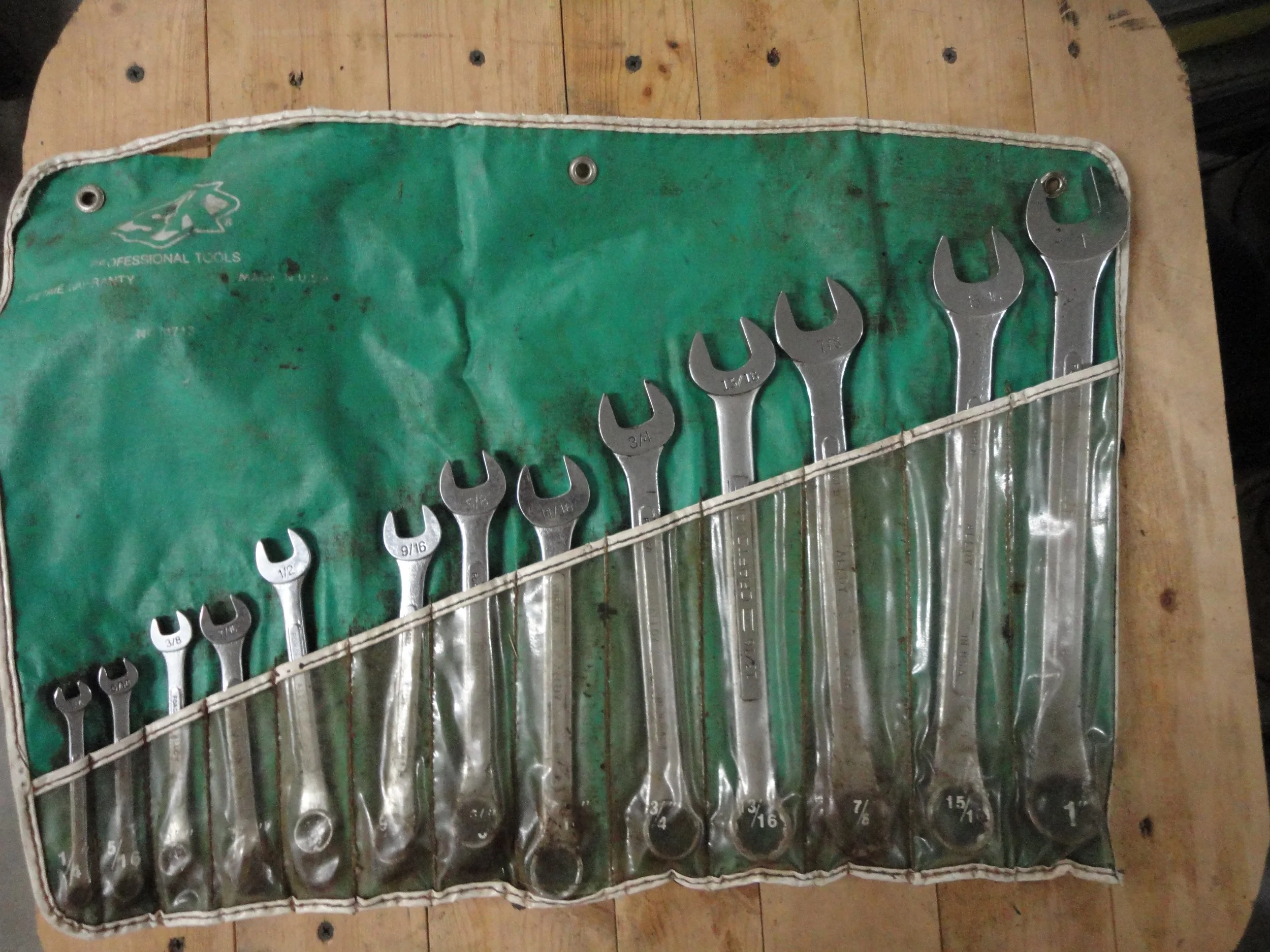 auction photos 015.JPG