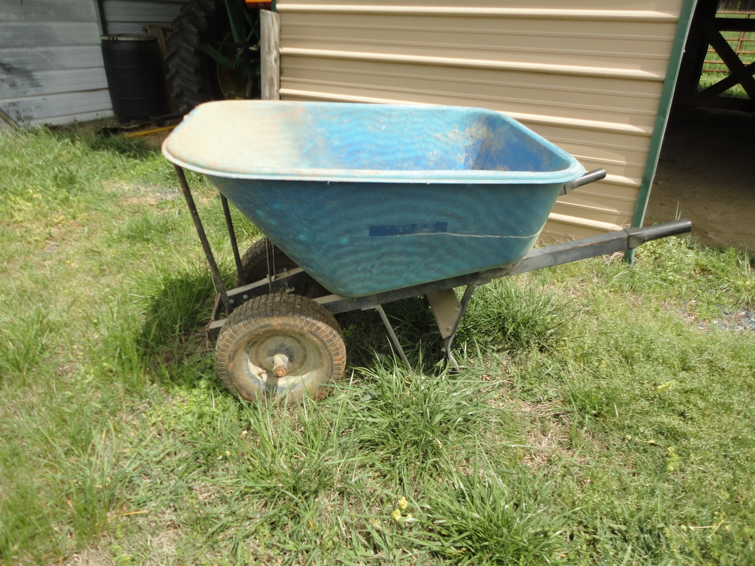 auction photos 021.JPG