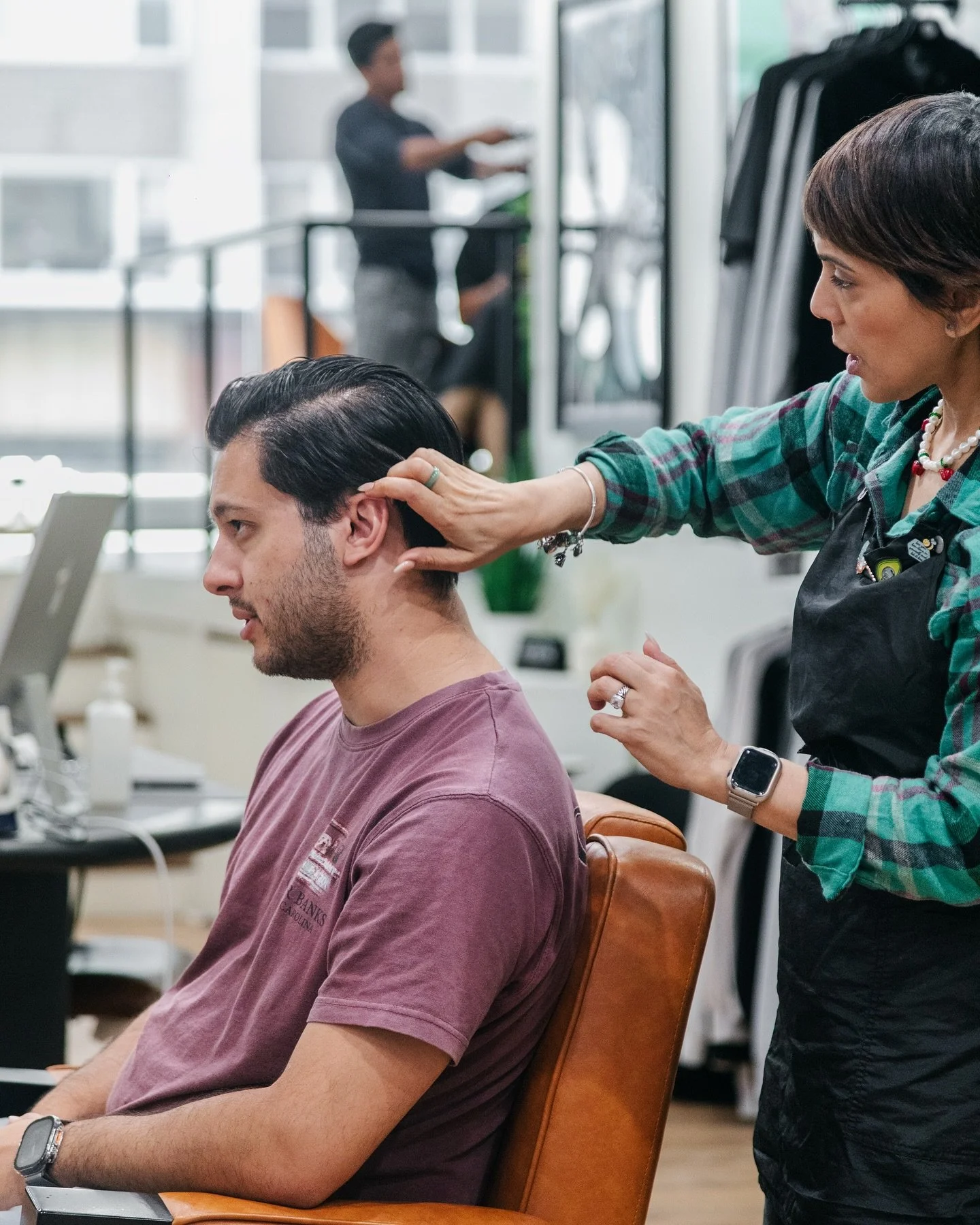Come see Roanni ✨
Monday&ndash;Wednesday &amp; Saturdays!
She specializes in scissor-over-comb dry cutting techniques, creating custom styles that highlight your unique features for a one-of-a-kind look. ✂️🔥
Link ink Bio 🔗

#DebonairNYC #Fallstyle 