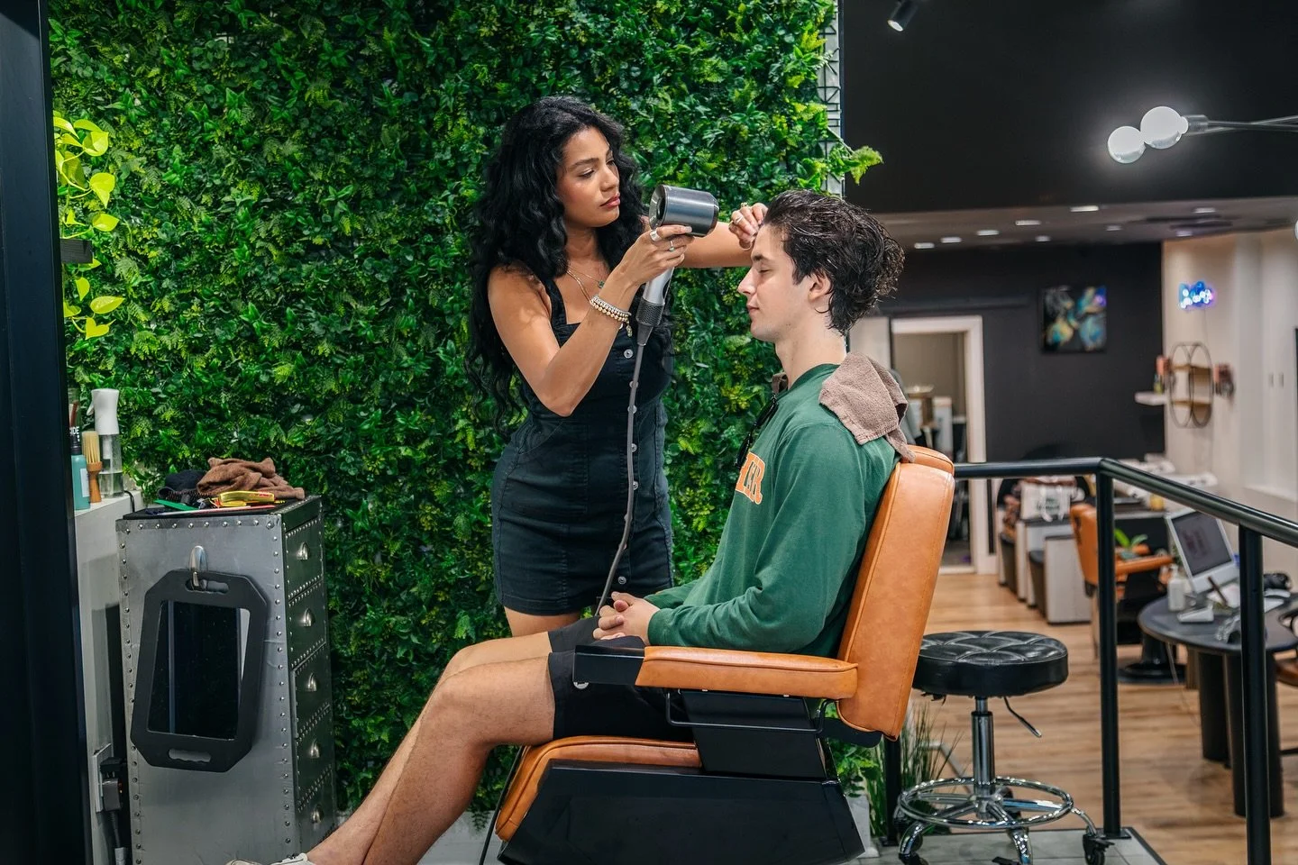 Saturdays with Andria ✨✂️
From flawless fades to effortlessly styled longer looks, Andria brings precision and polish to every cut. She will set you up with the right products to keep your look fresh between visits and personalized styling tailored t