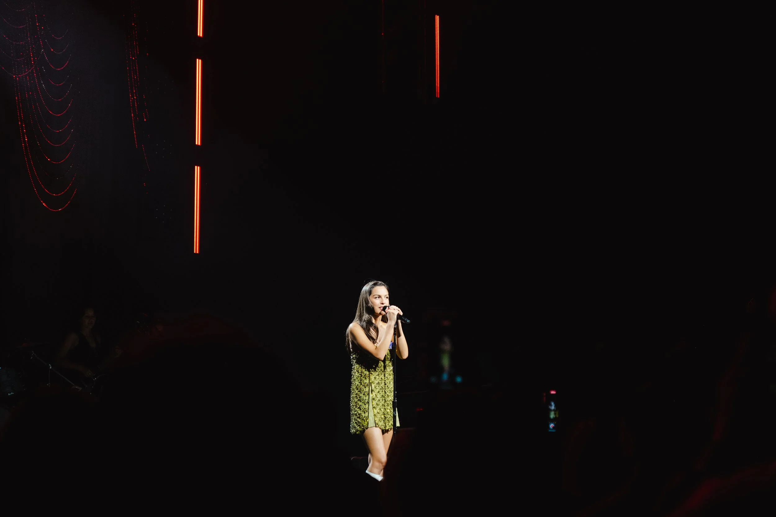 LannaApisukh_AMEX_OliviaRodrigoConcert_FINAL-4538.jpg