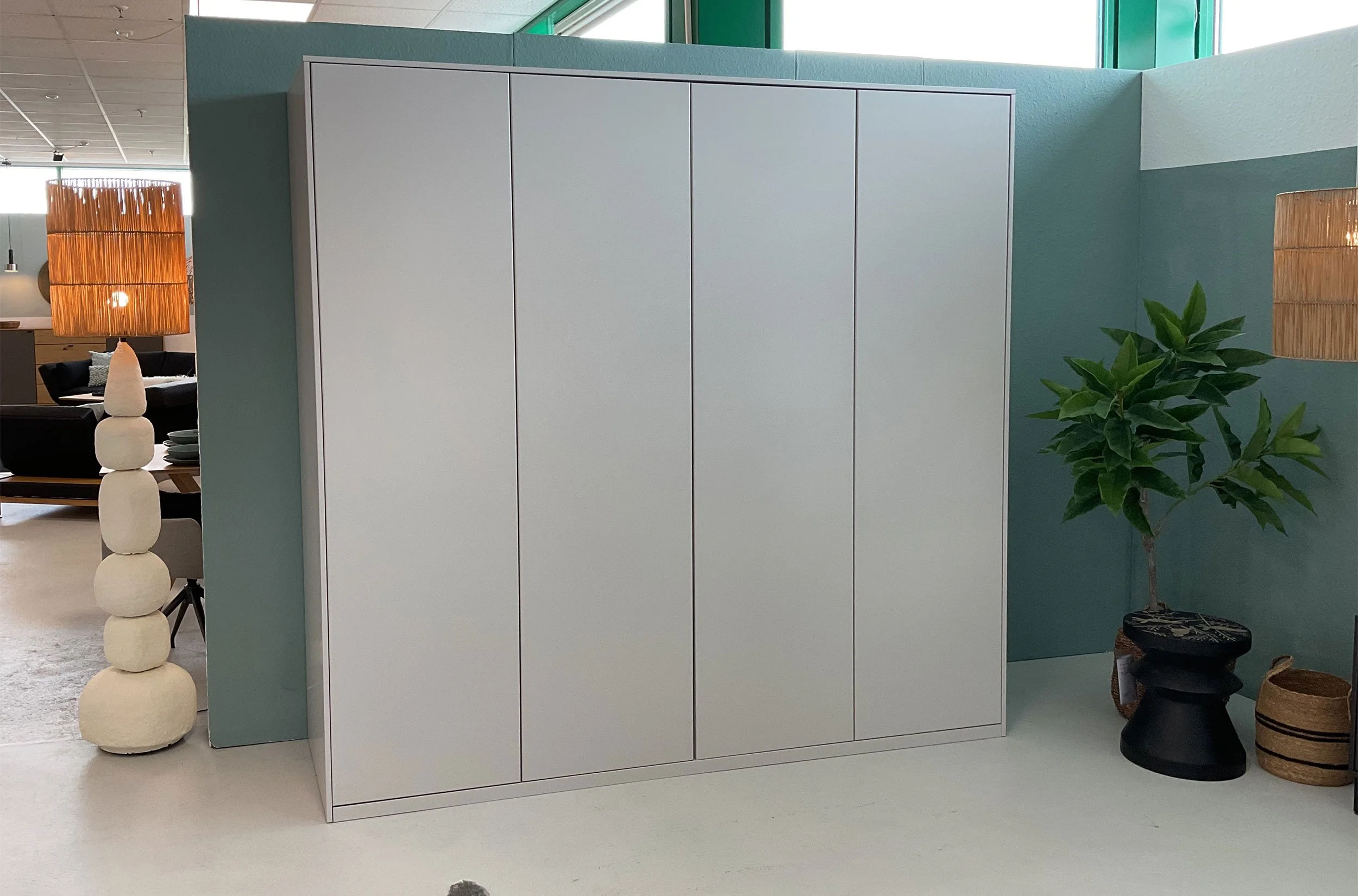 Kleiderschrank mit Falttüren - statt € 4.674,-  jetzt € 3.298,-*